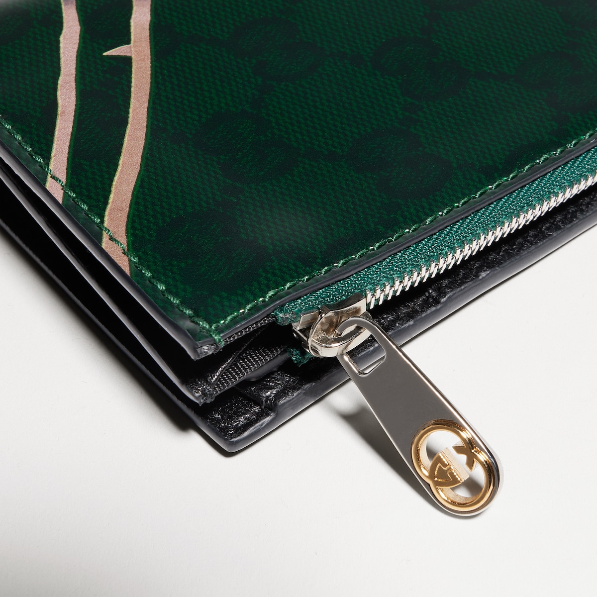 Gucci x 安藤七宝店 日本限定 ミディアム ウォレット ・グリーン GG