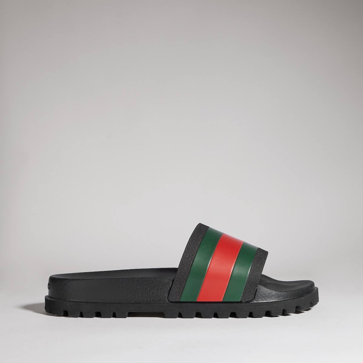 グッチ メンズ サンダル・スライド・ラバーシューズ | GUCCI® JP