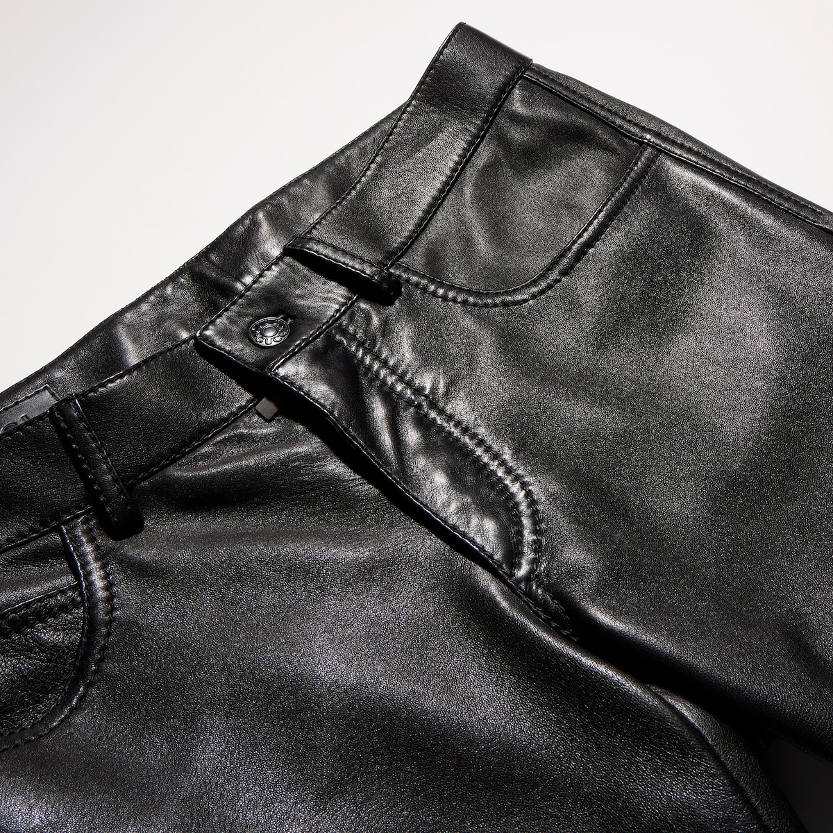 Soft nappa pants in black - thumbnail 2