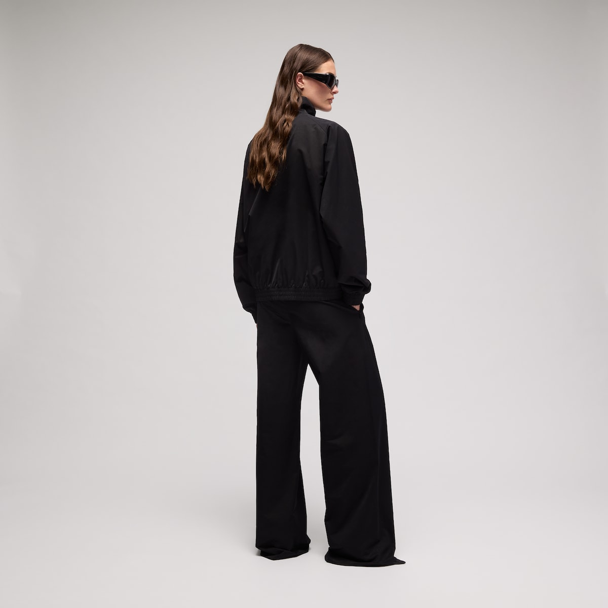 Soft technical twill leisure pants in black - thumbnail 6