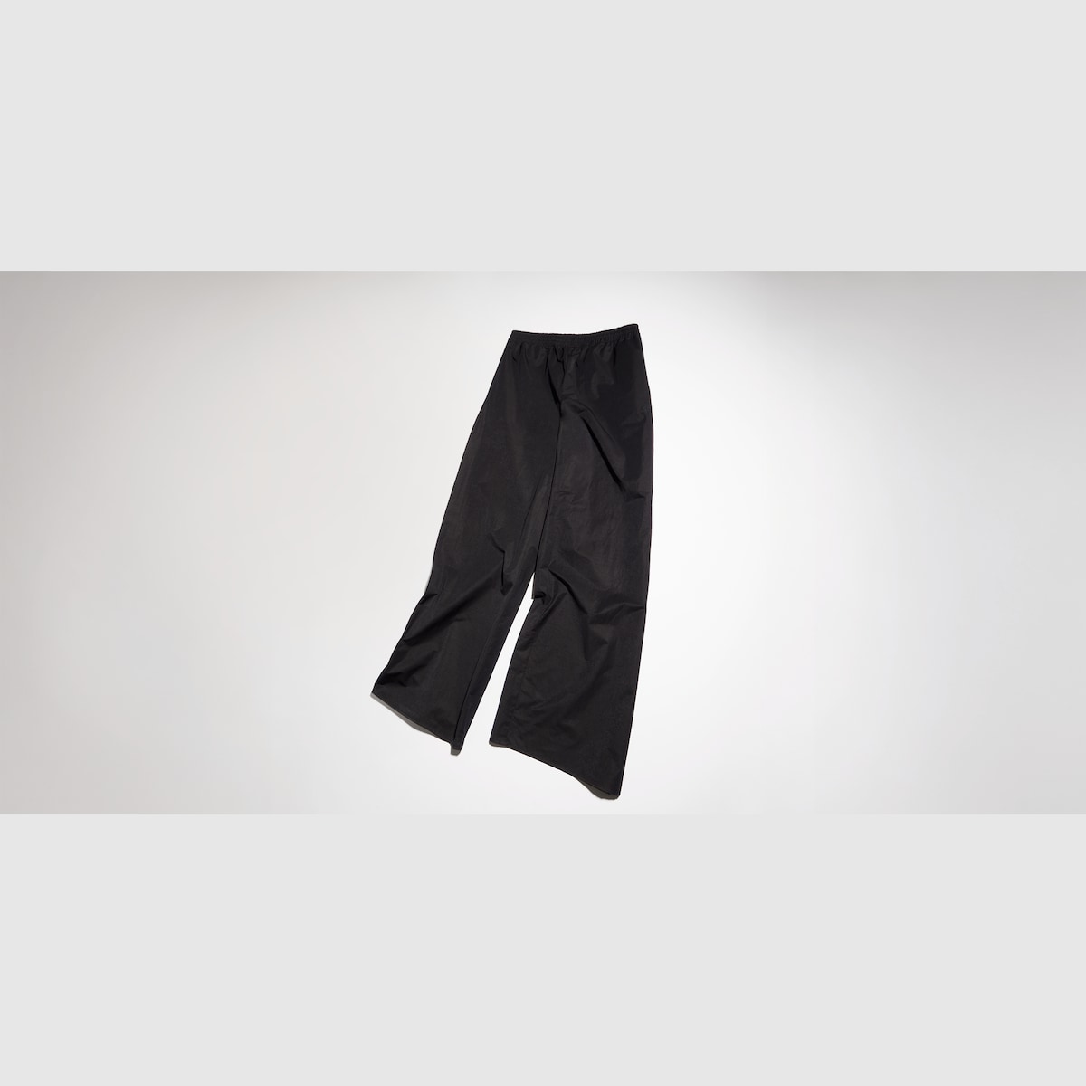 Soft technical twill leisure pants in black