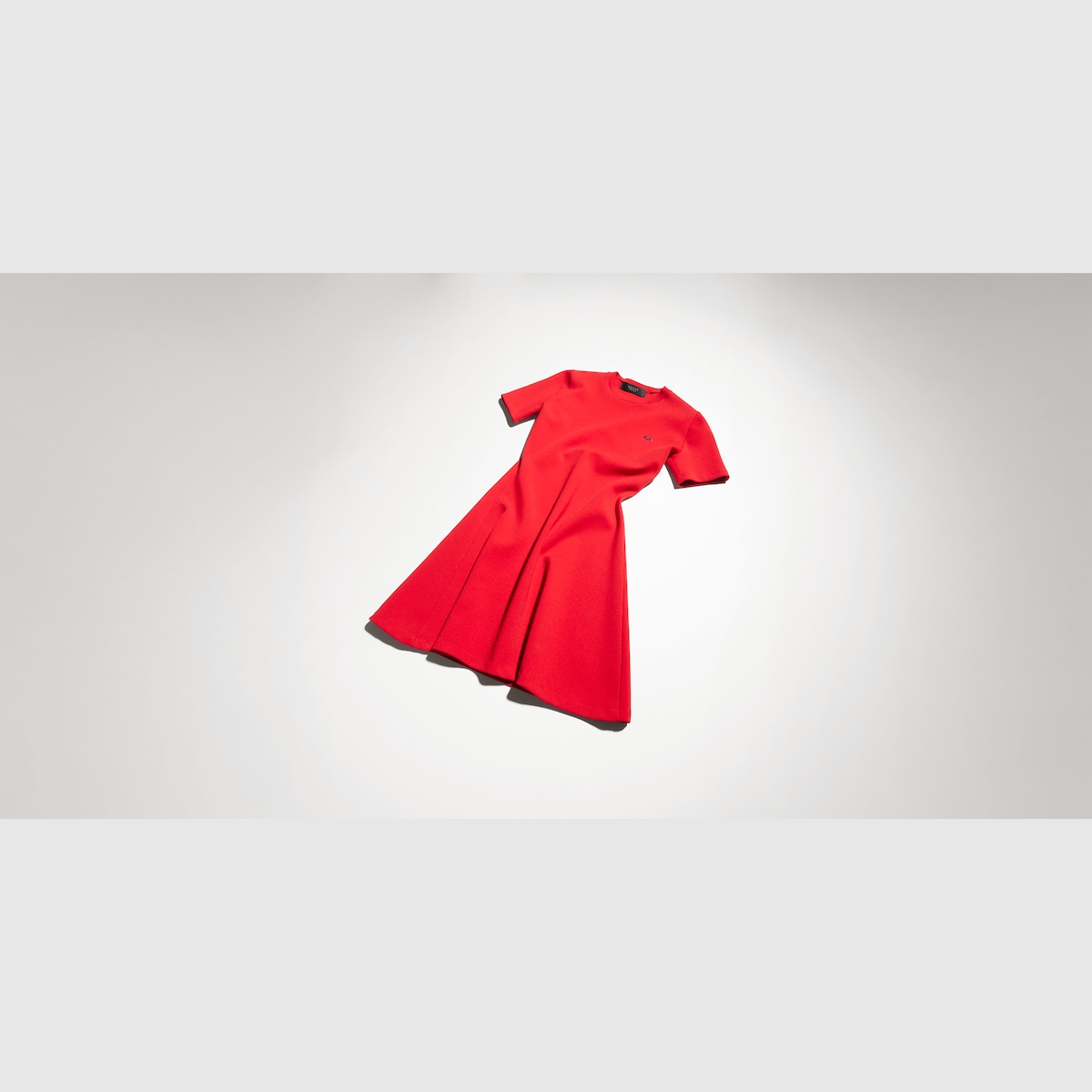Fine matte viscose dress in red