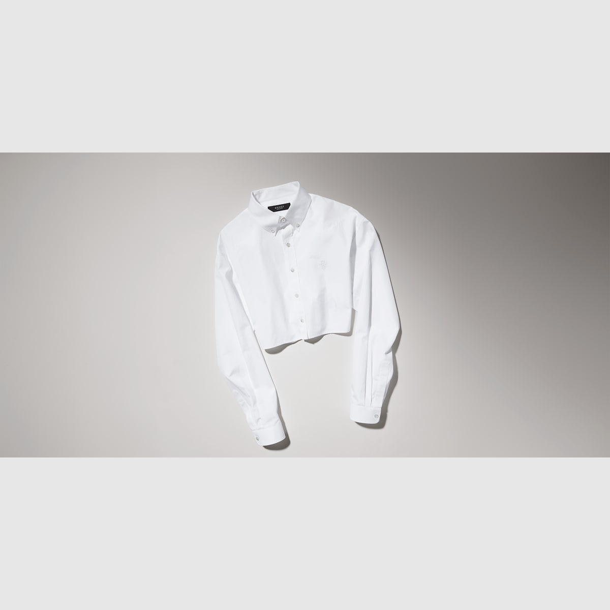 Cropped cotton poplin shirt in white - thumbnail 3