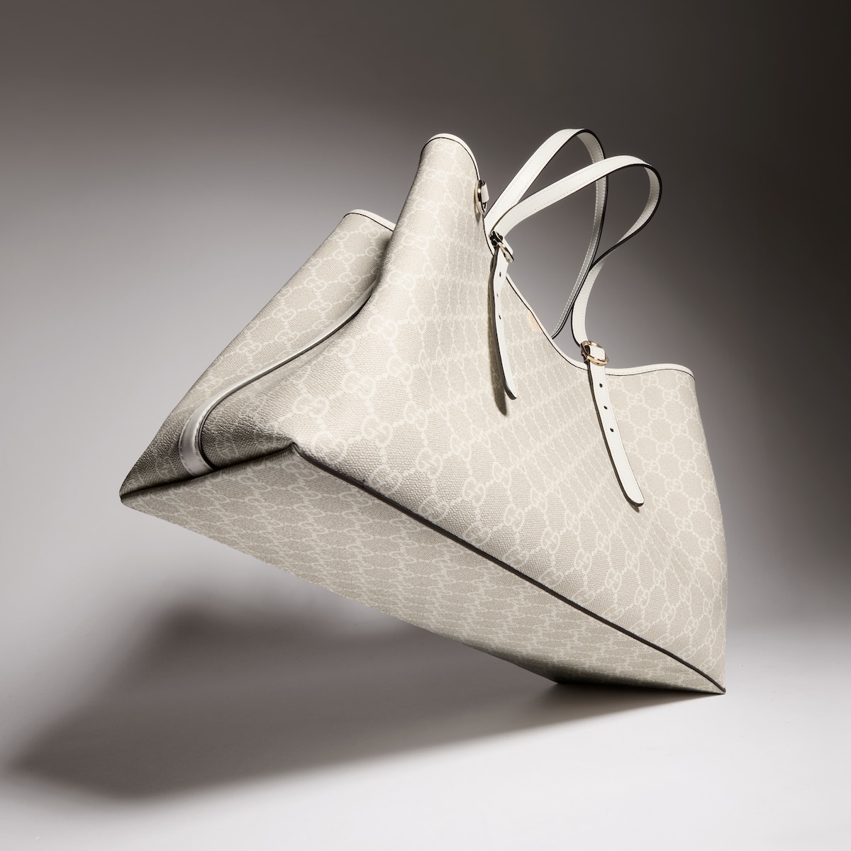 GG Emblem large tote bag in beige and brown GG fabric - thumbnail 2