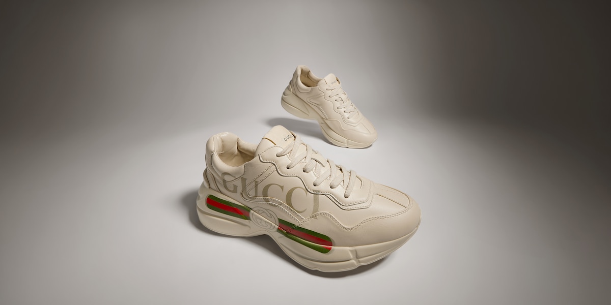 ライトン〕 ウィメンズ GUCCI ロゴ レザー スニーカー ・アイボリー