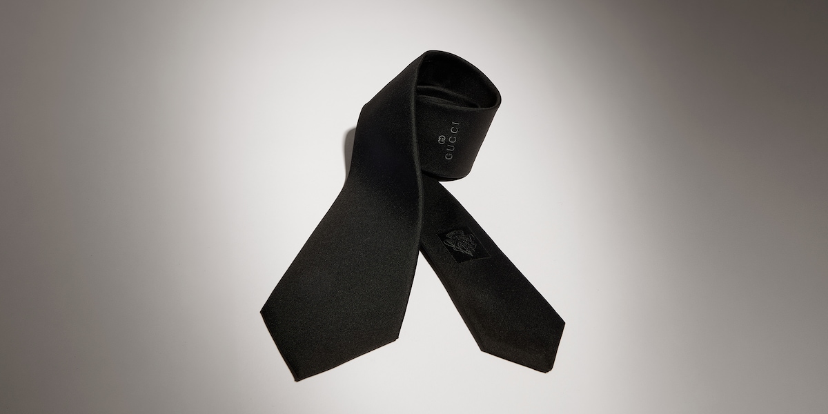 Silk tie with Gucci Interlocking G in black | GUCCI® ZA