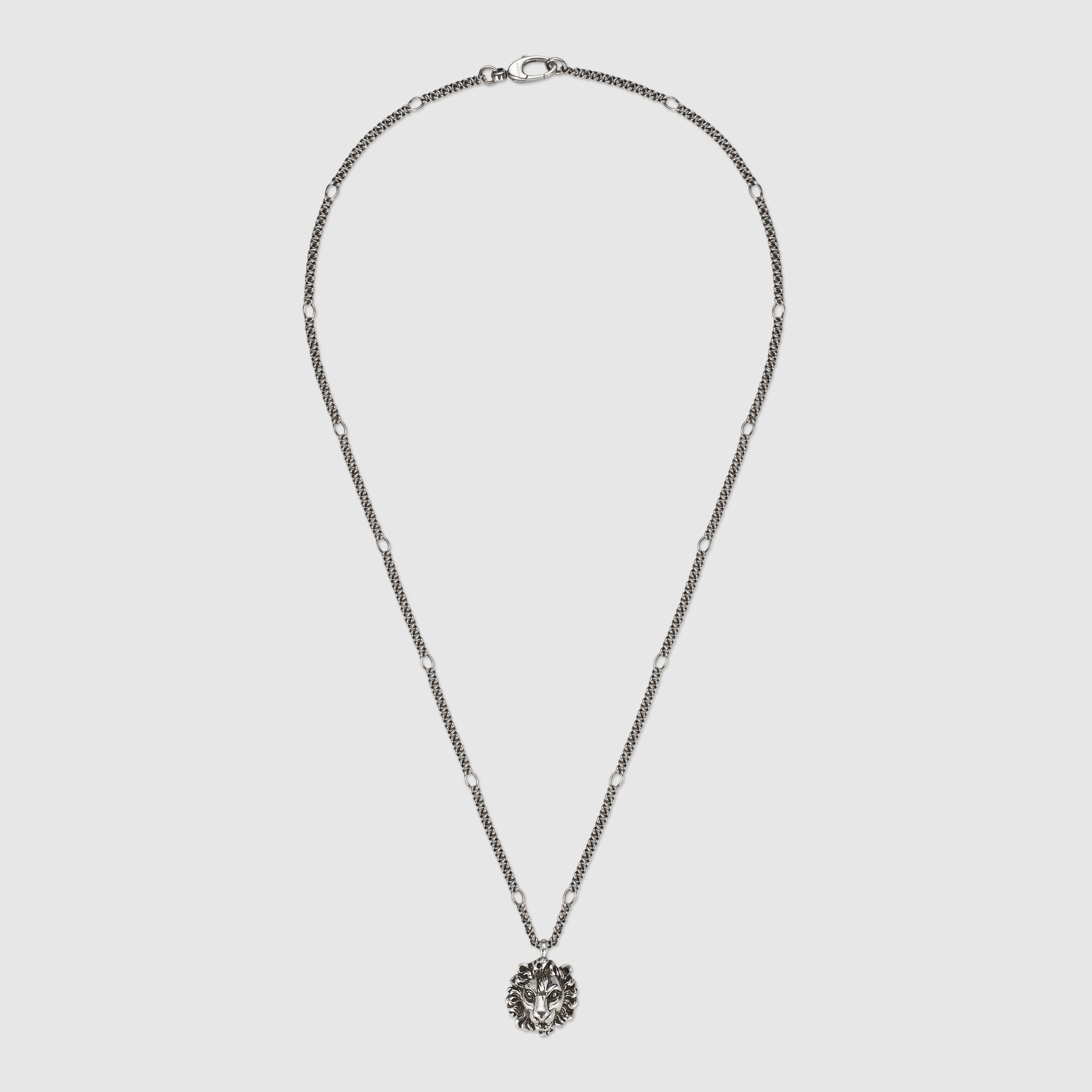 410673_I4601_8111_002_100_0000_Light-Necklace-with-lion-head-pendant.jpg
