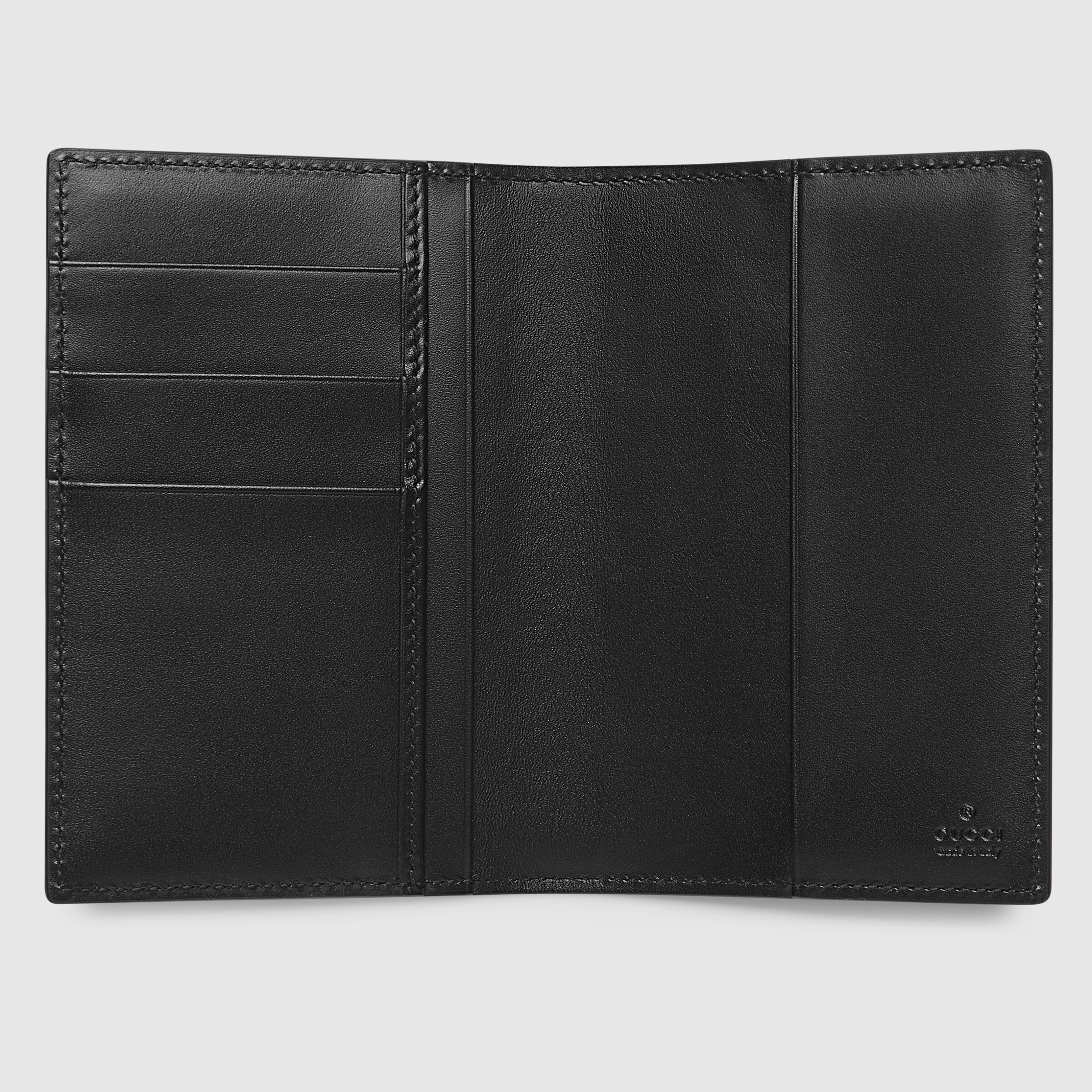 Gucci Signature passport case in Black Gucci Signature leather with