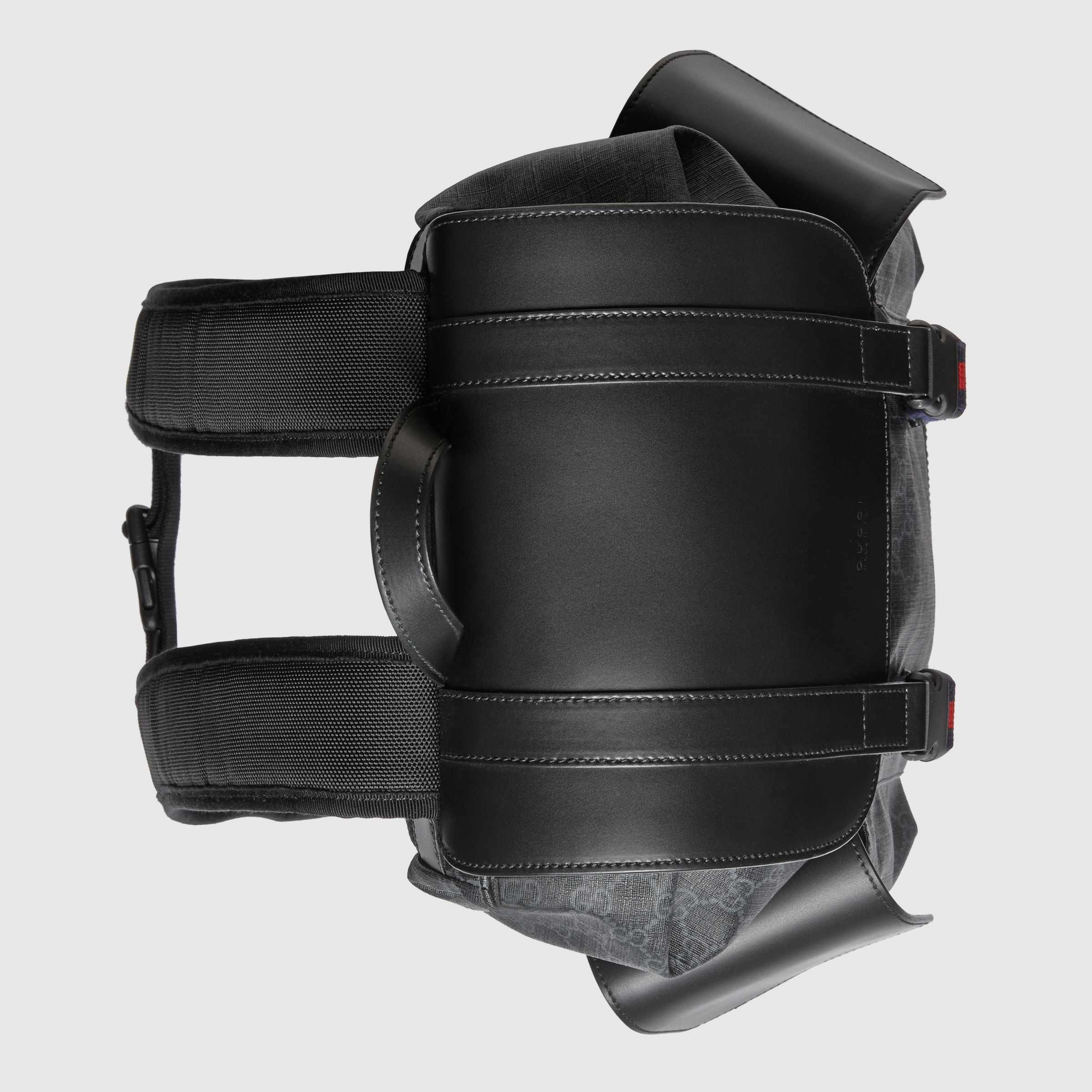 495563_K9R8X_1071_007_100_0000_Light-GG-Black-backpack.jpg