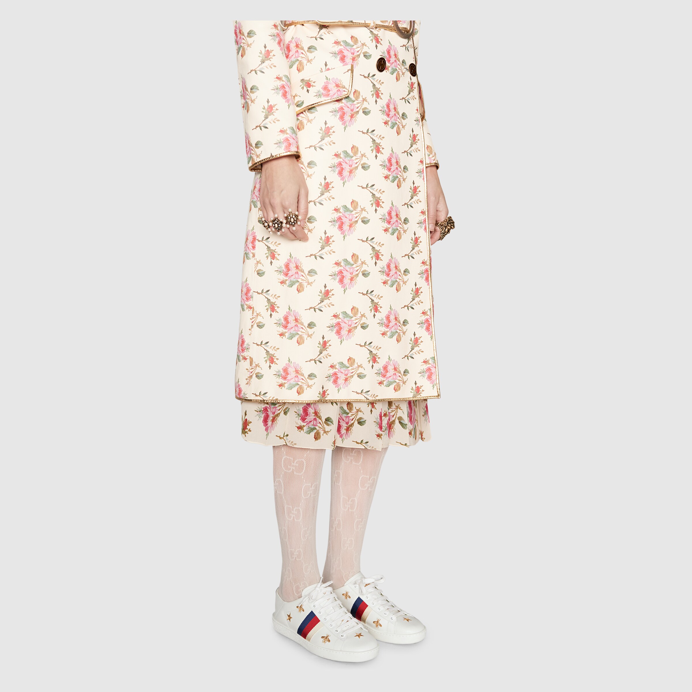 498205_AXWQ0_9098_008_100_0000_Light-Womens-Ace-sneaker-with-bees-and-stars.jpg