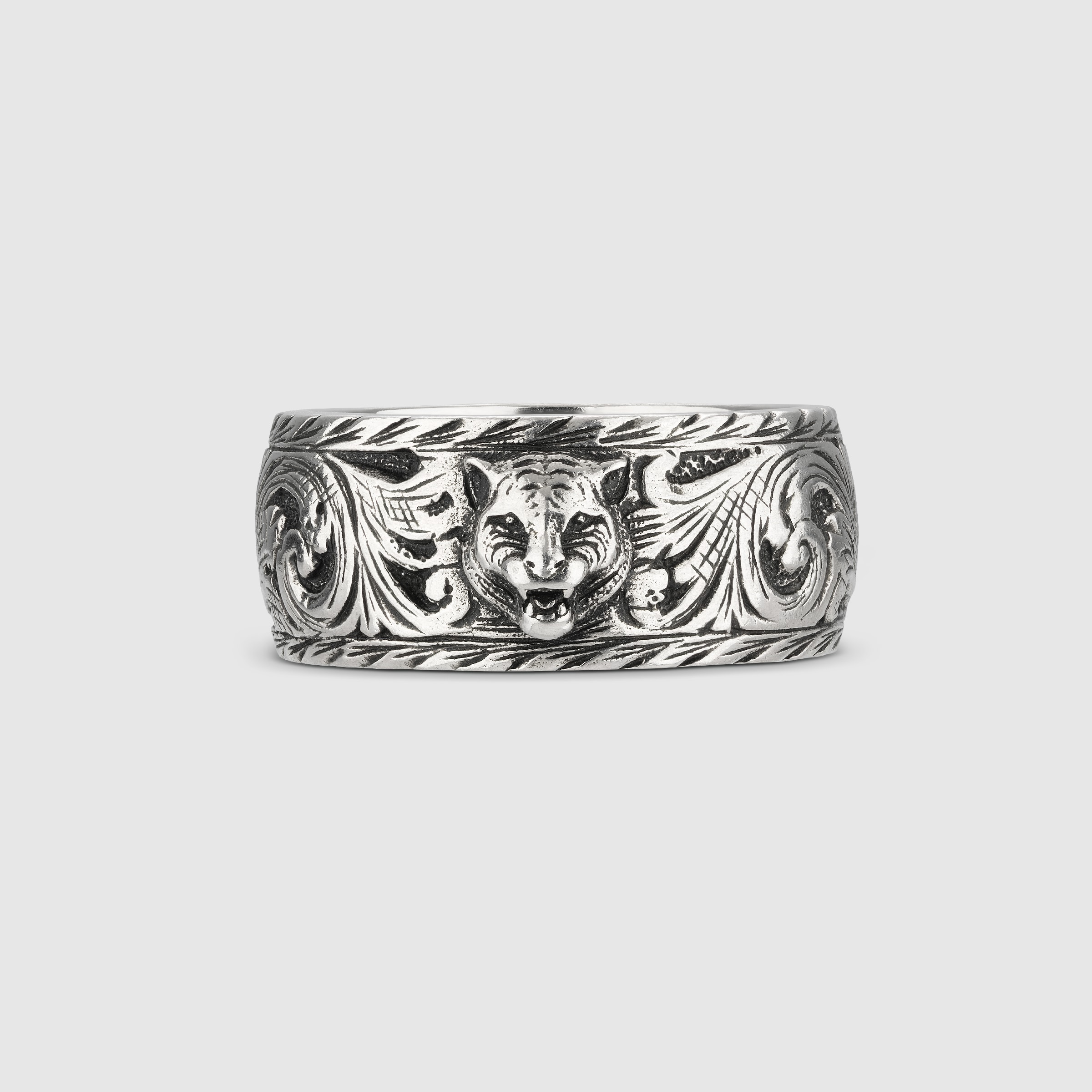 433571_J8400_0811_001_100_0000_Light-Thin-silver-ring-with-feline-head.jpg