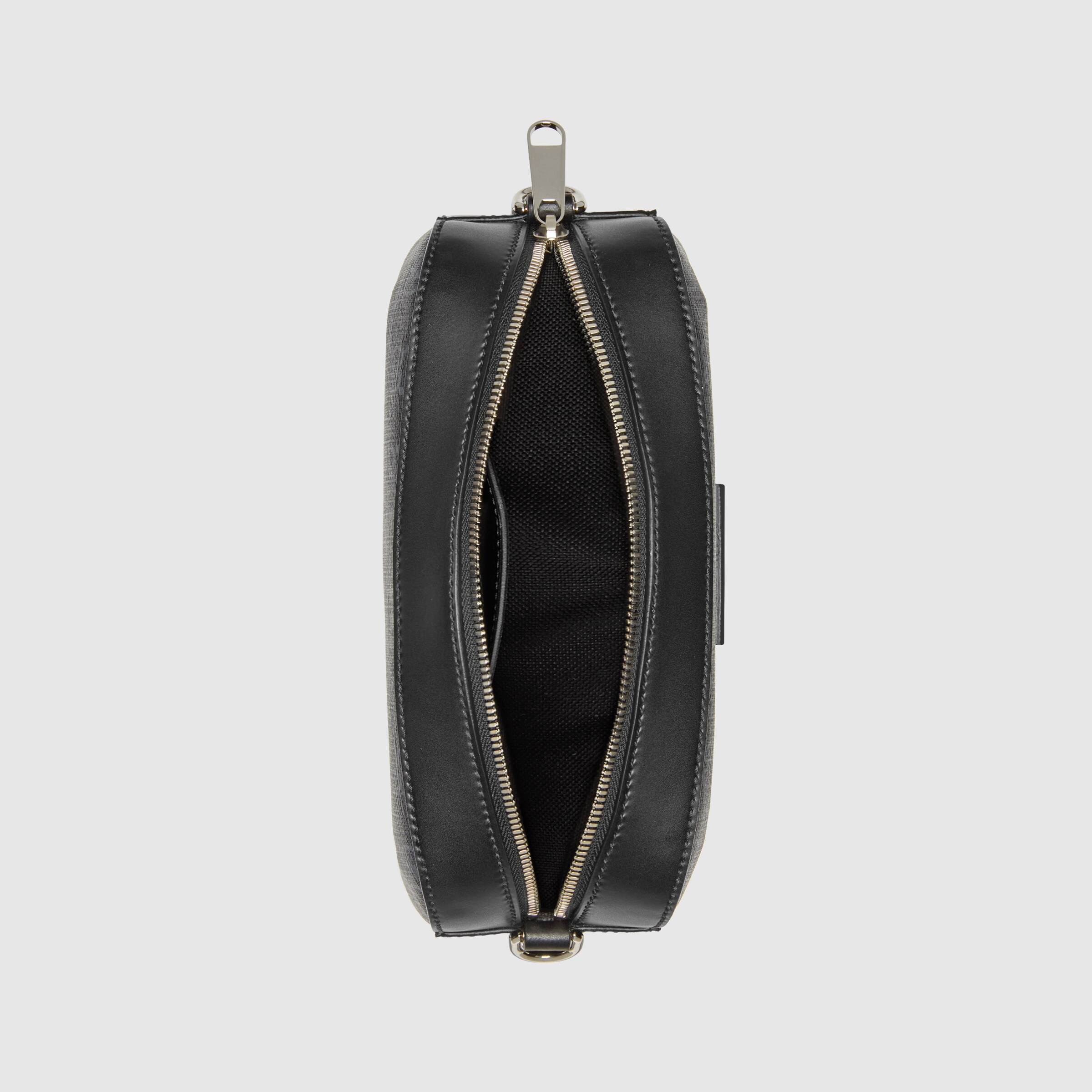 574886_K5RLN_1095_007_077_0000_Light-GG-Black-shoulder-bag.jpg