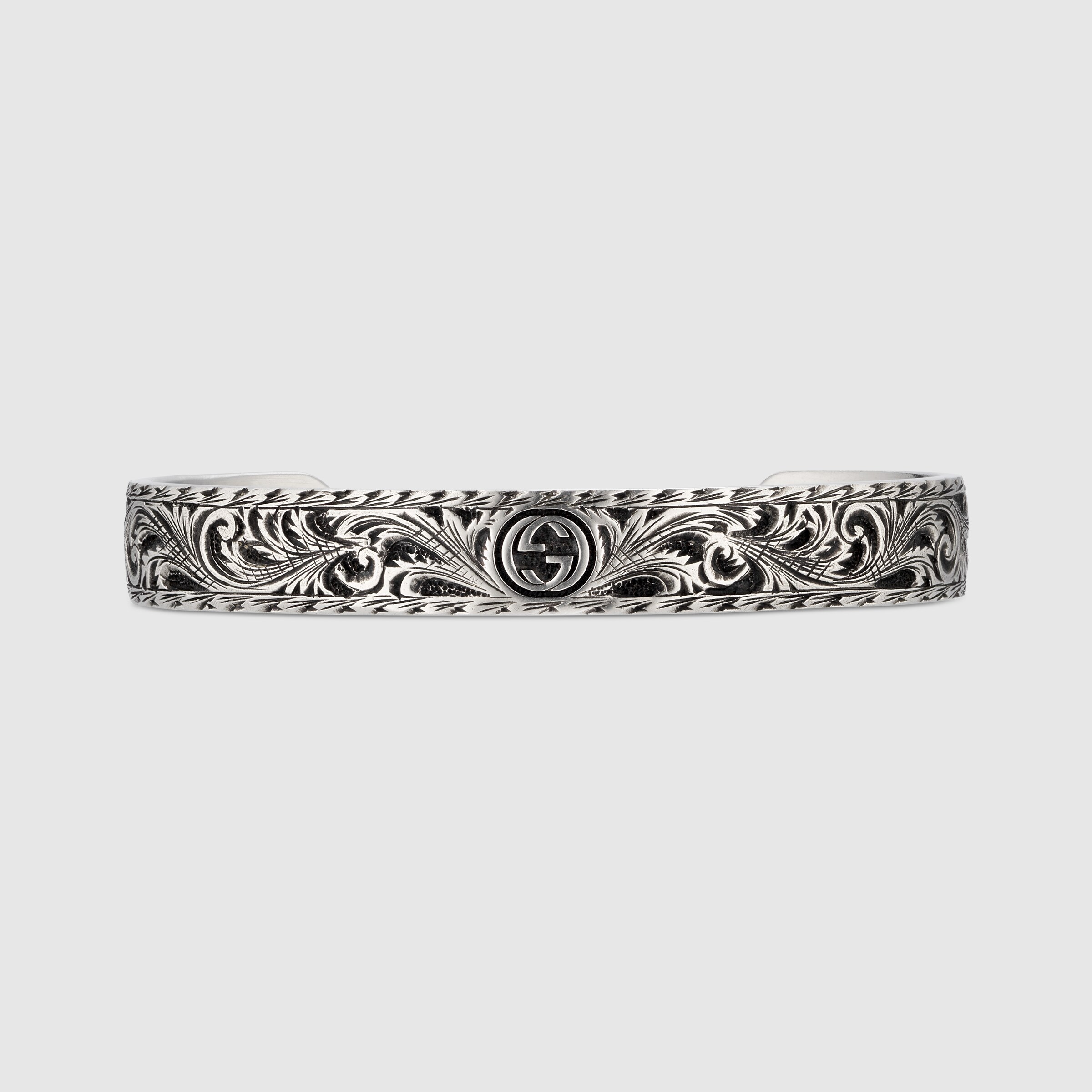 433575_J8400_0811_002_100_0000_Light-Bracelet-in-silver-with-feline-head.jpg