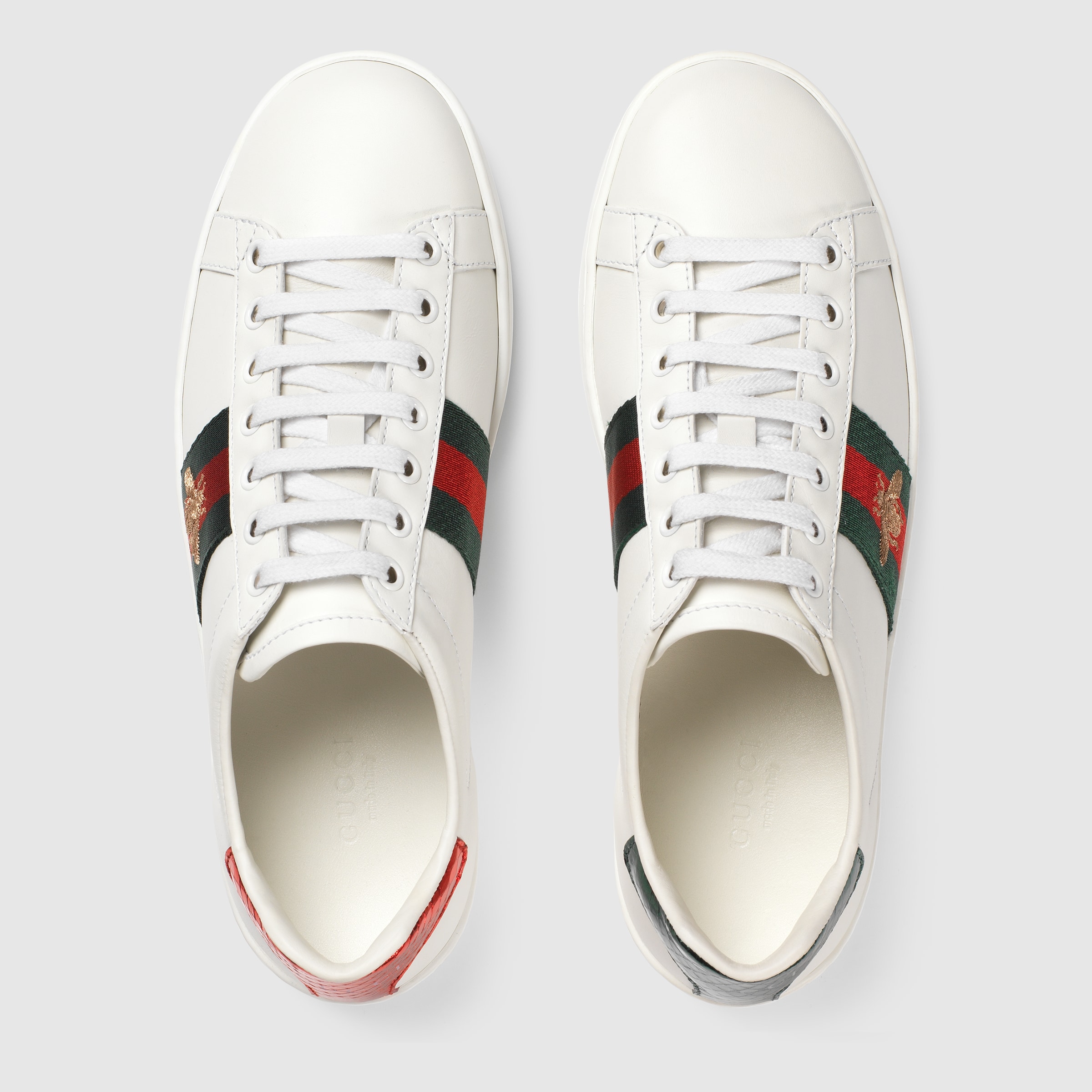 Sneaker Ace donna con ricamo ape in pelle bianca GUCCI® Italia