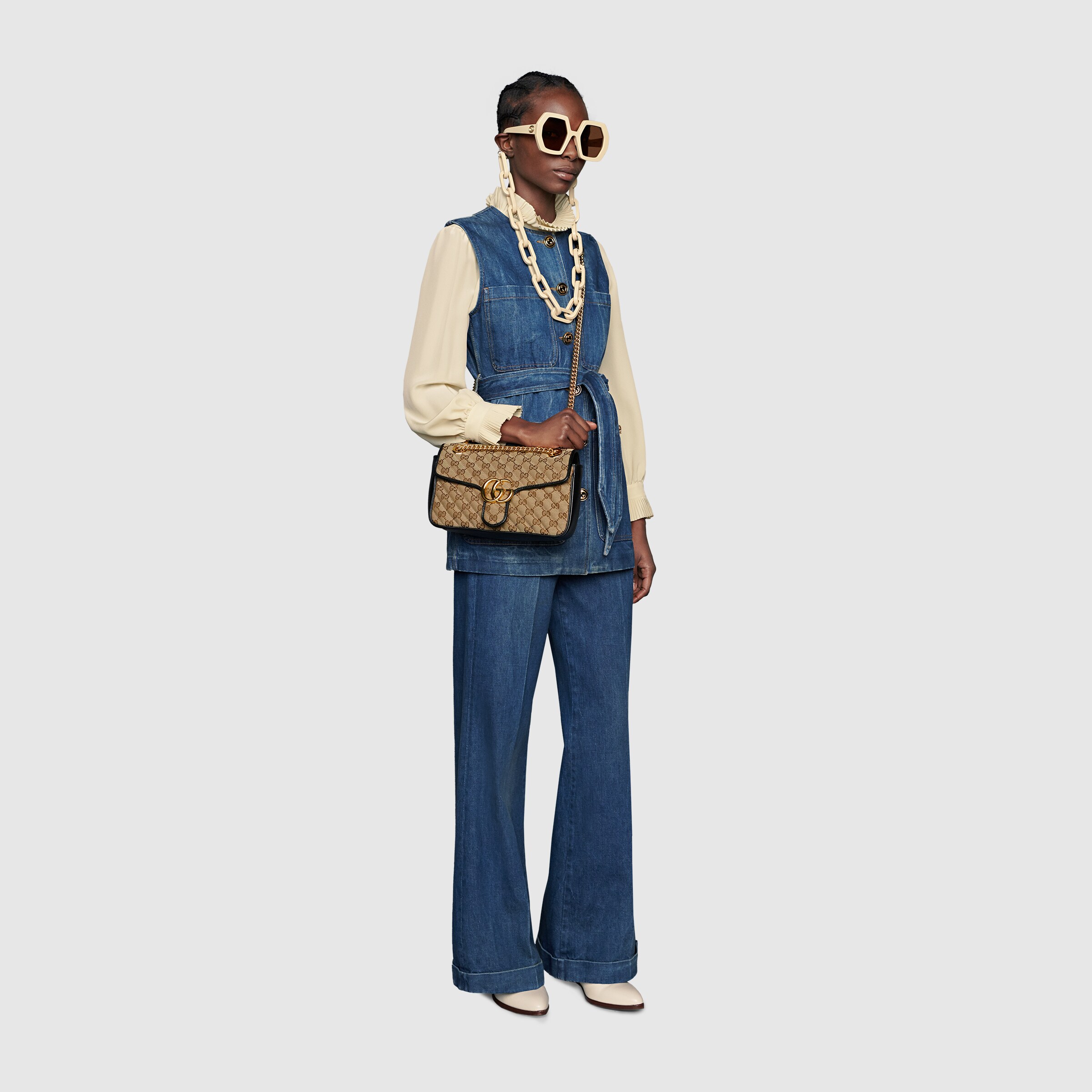 443497_HVKEG_9772_011_100_0000_Light-GG-Marmont-small-shoulder-bag.jpg