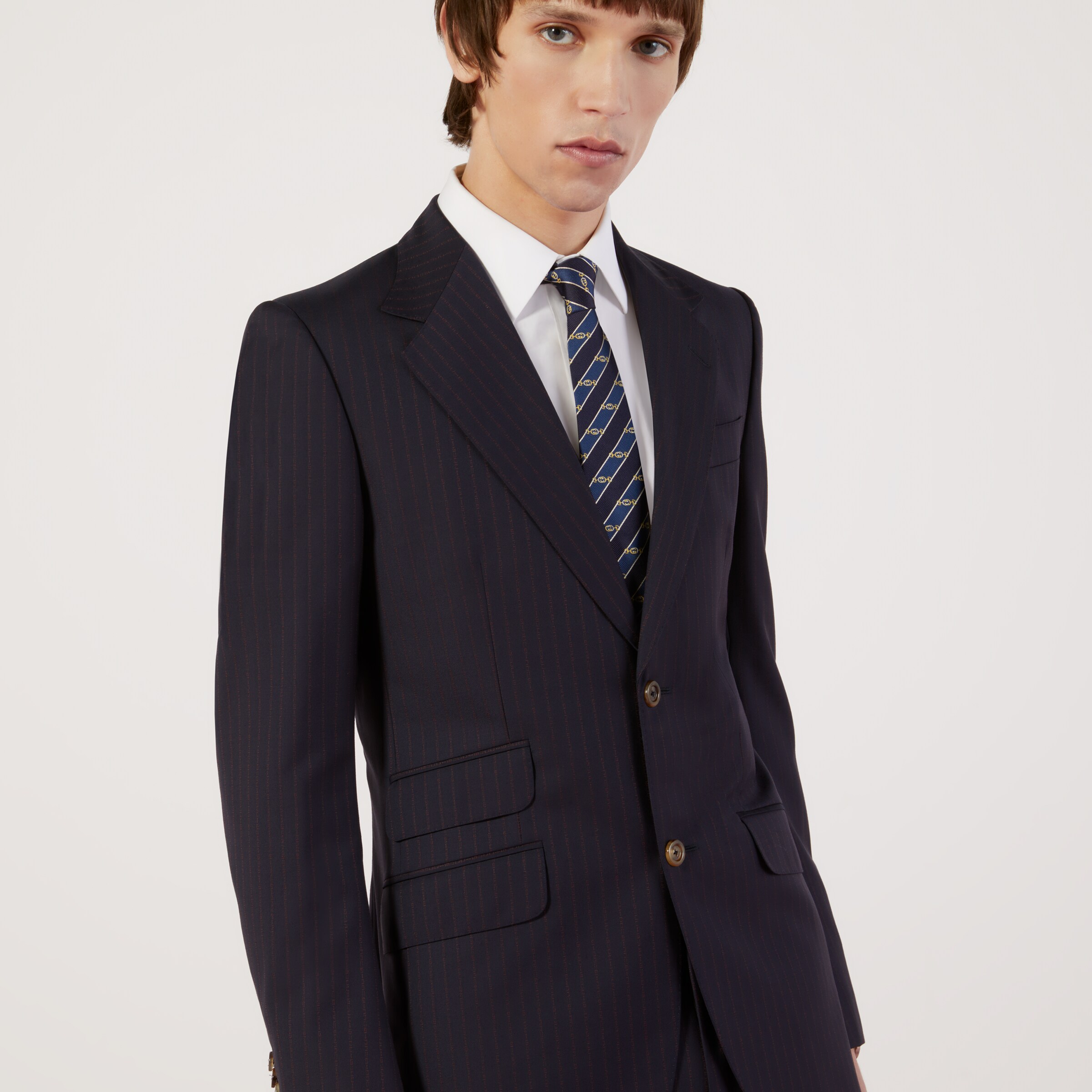 606248_ZAAAM_4116_005_100_0000_Light-Fitted-Gucci-pinstripe-suit.jpg