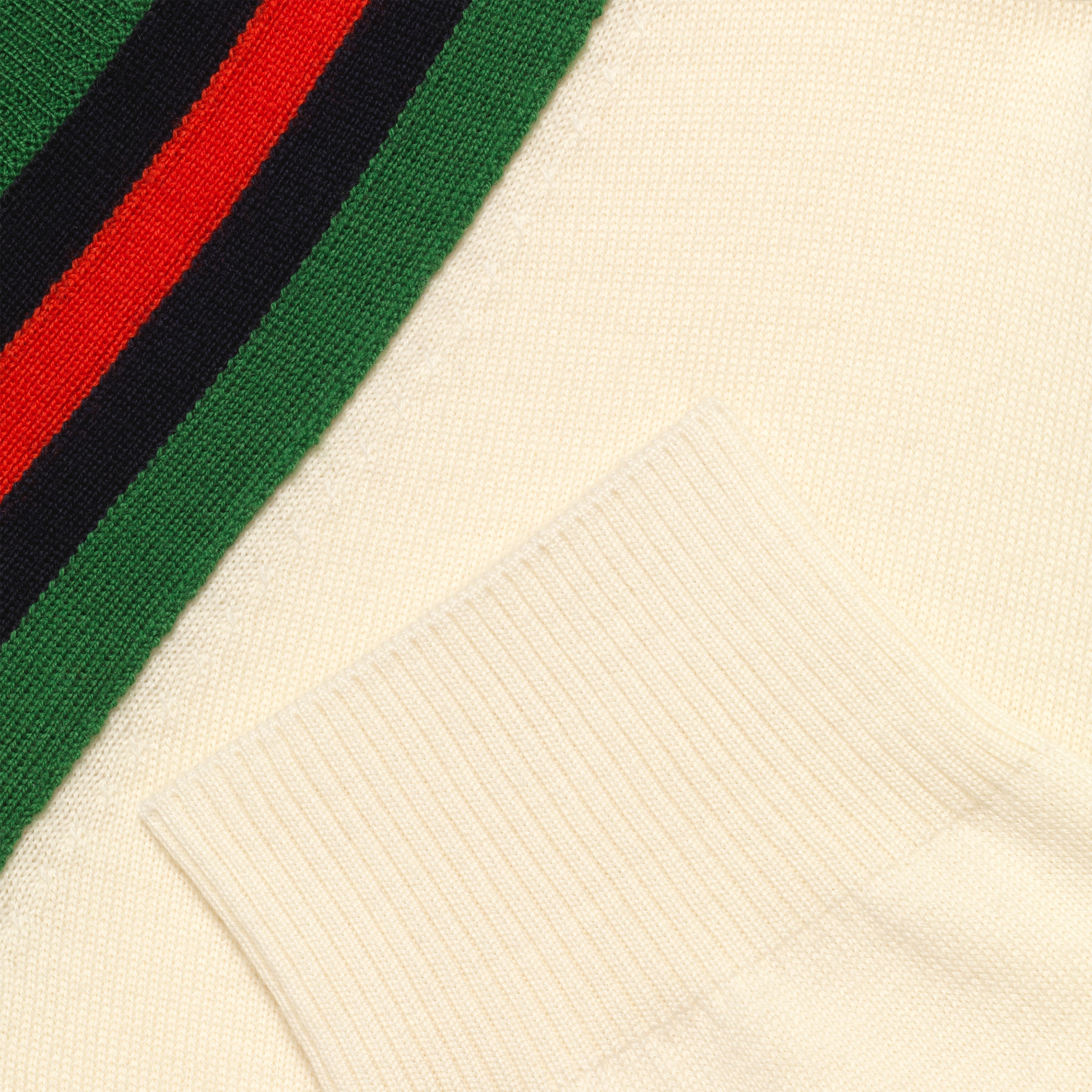 576802_XKAUK_9133_006_100_0000_Light-V-neck-wool-knit-jumper.jpg
