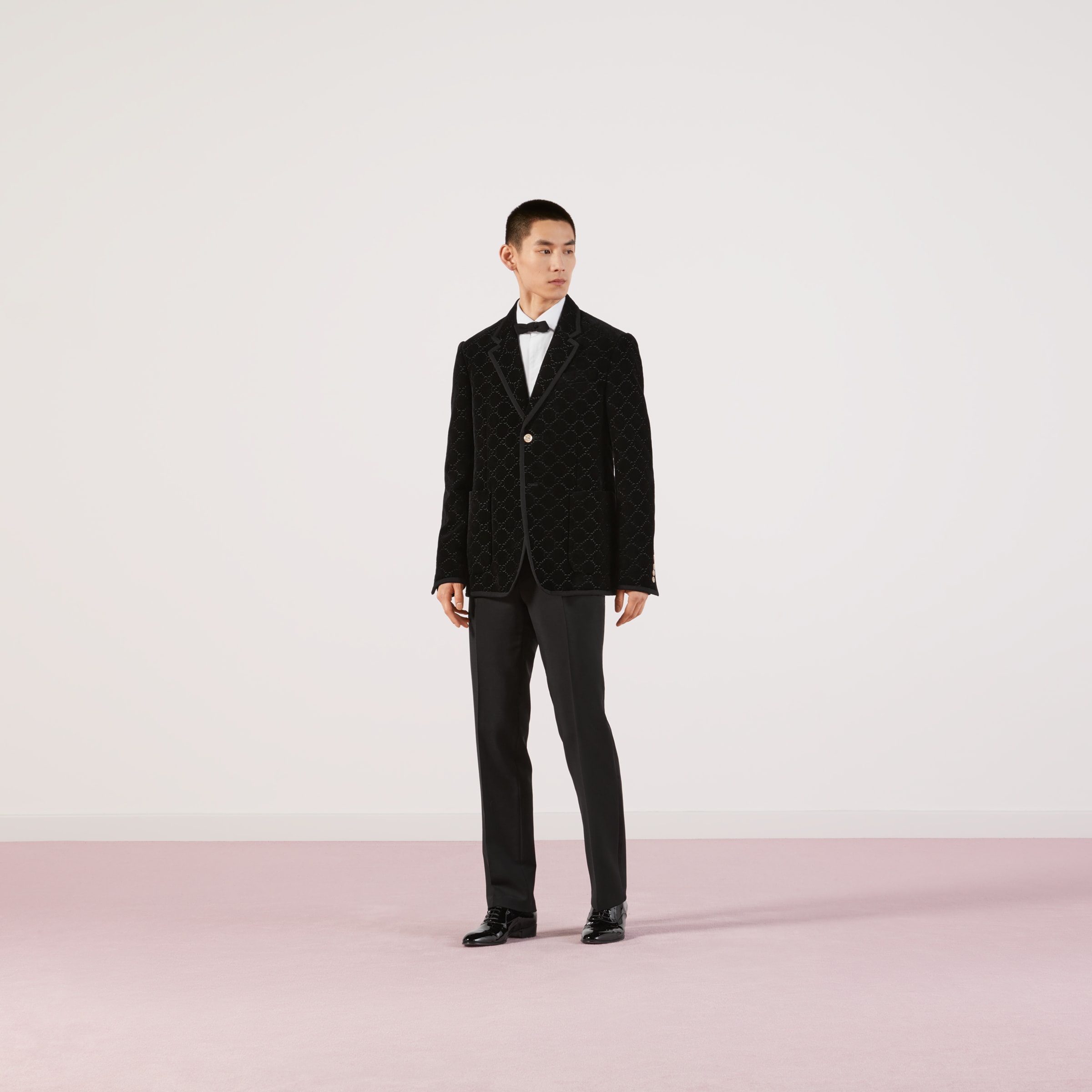 522513_Z402L_1000_002_100_0000_Light-GG-velvet-jacket.jpg