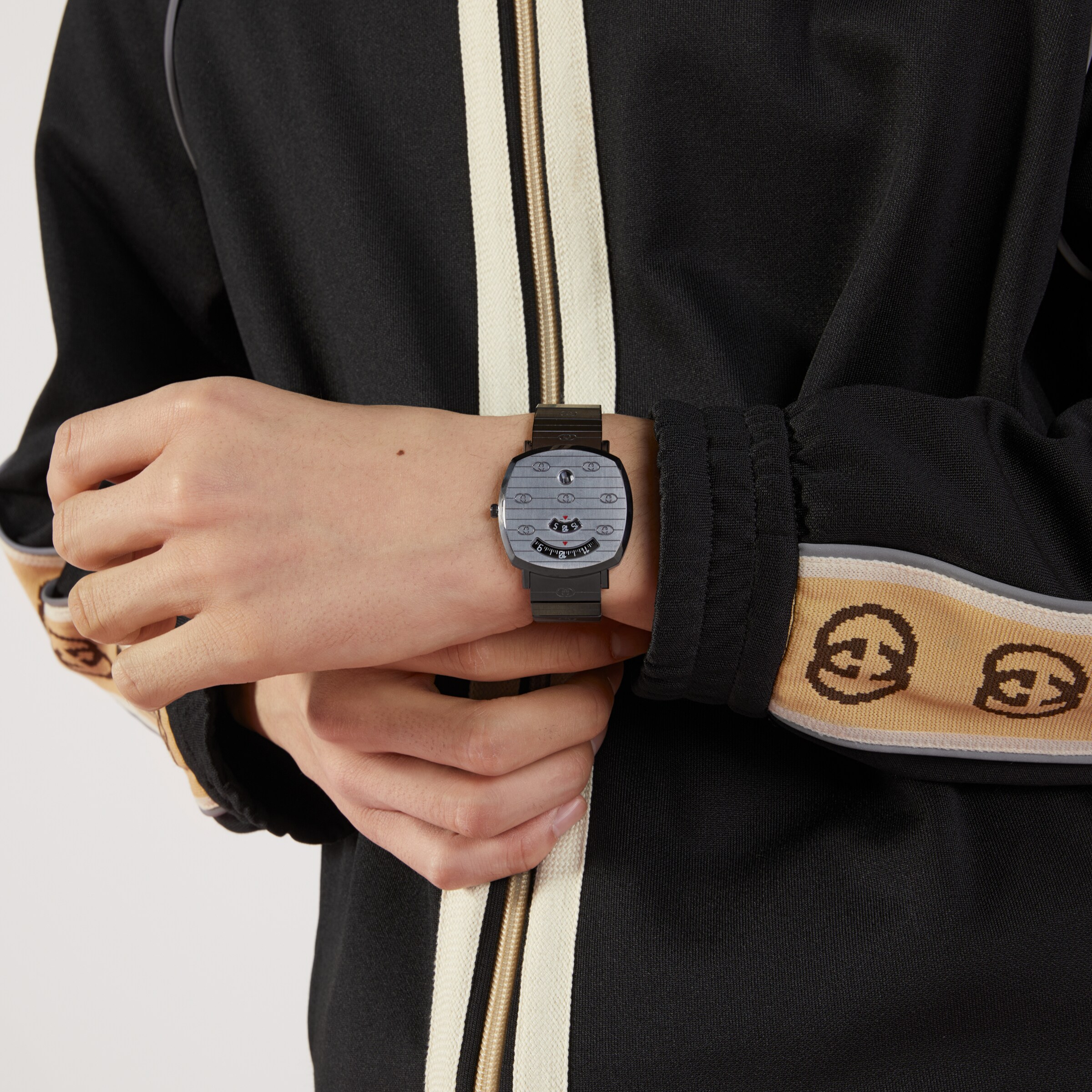 632061_I8600_1000_003_100_0000_Light-Grip-watch-38mm.jpg