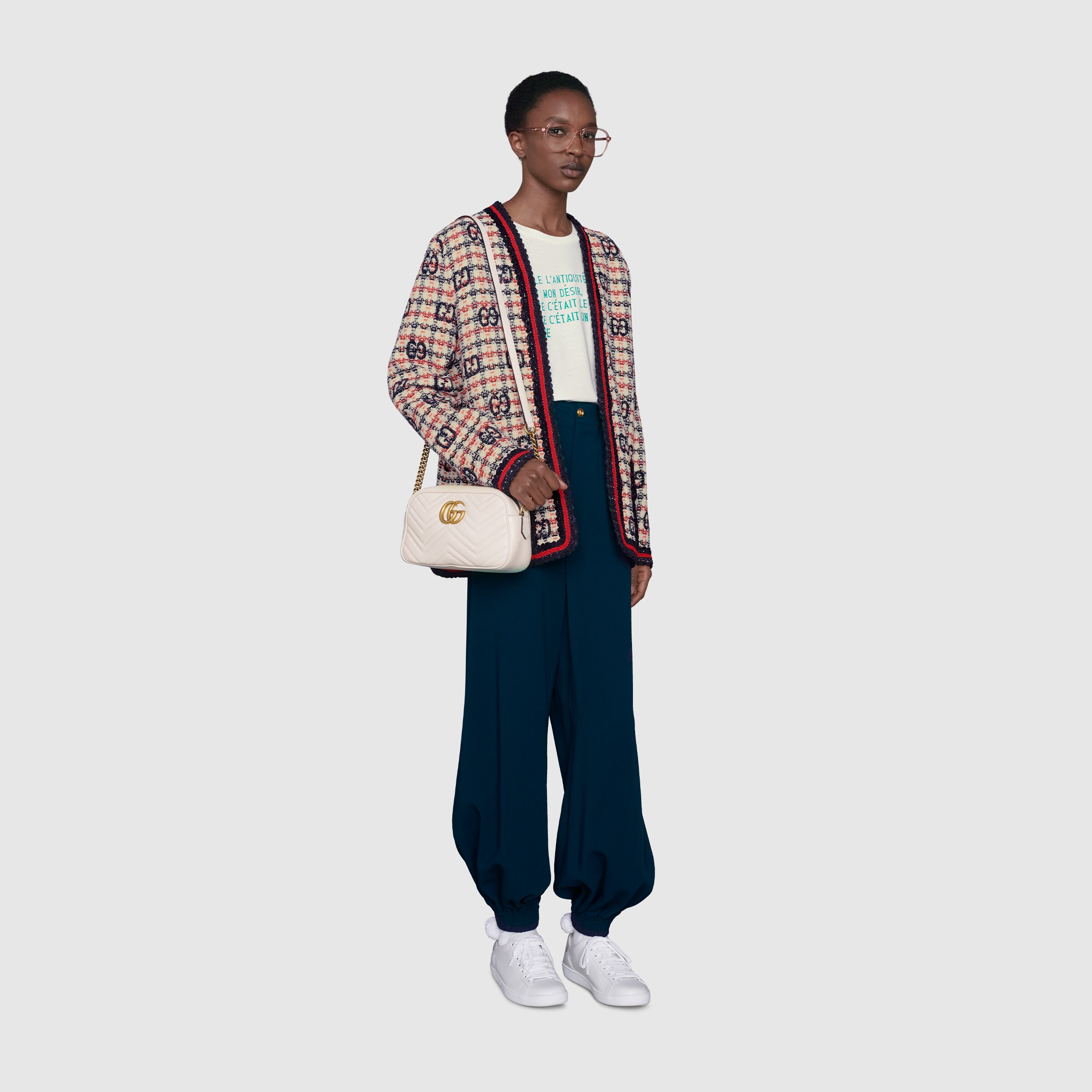 447632_DTD1T_9022_011_100_0000_Light-GG-Marmont-small-shoulder-bag.jpg