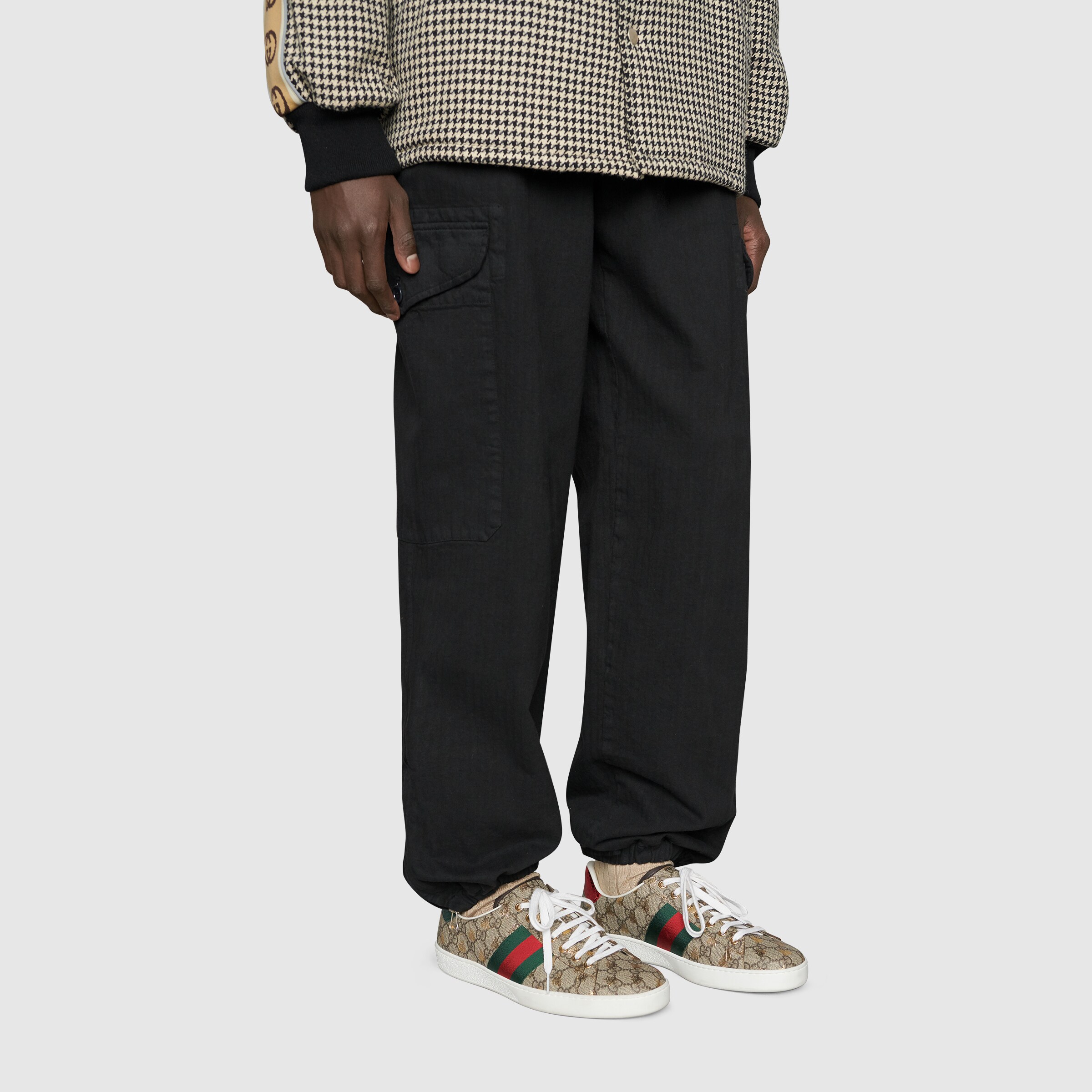 548950_9N050_8465_008_100_0000_Light-Mens-Ace-GG-Supreme-bees-sneaker.jpg
