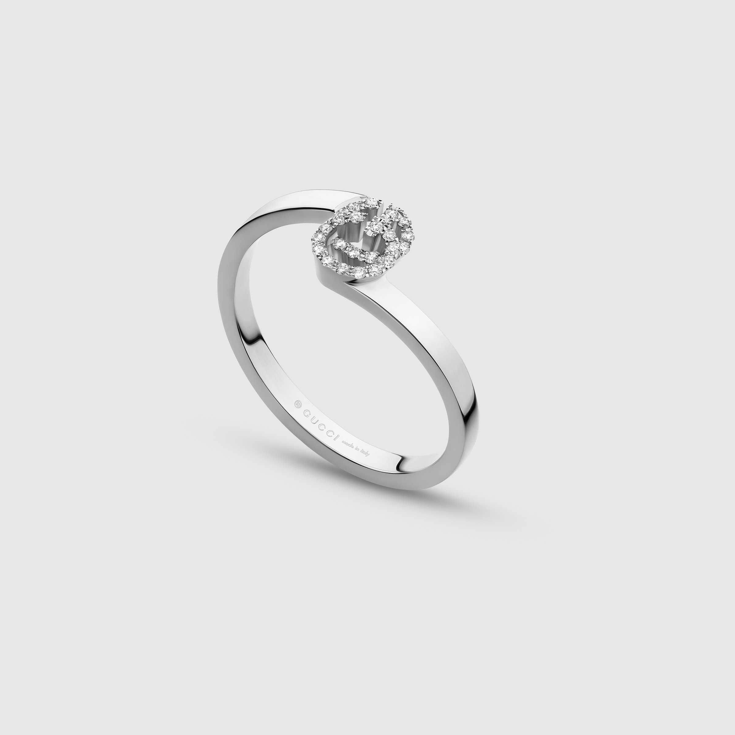 457127_J8568_9066_002_100_0000_Light-GG-Running-18k-ring-with-diamonds.jpg