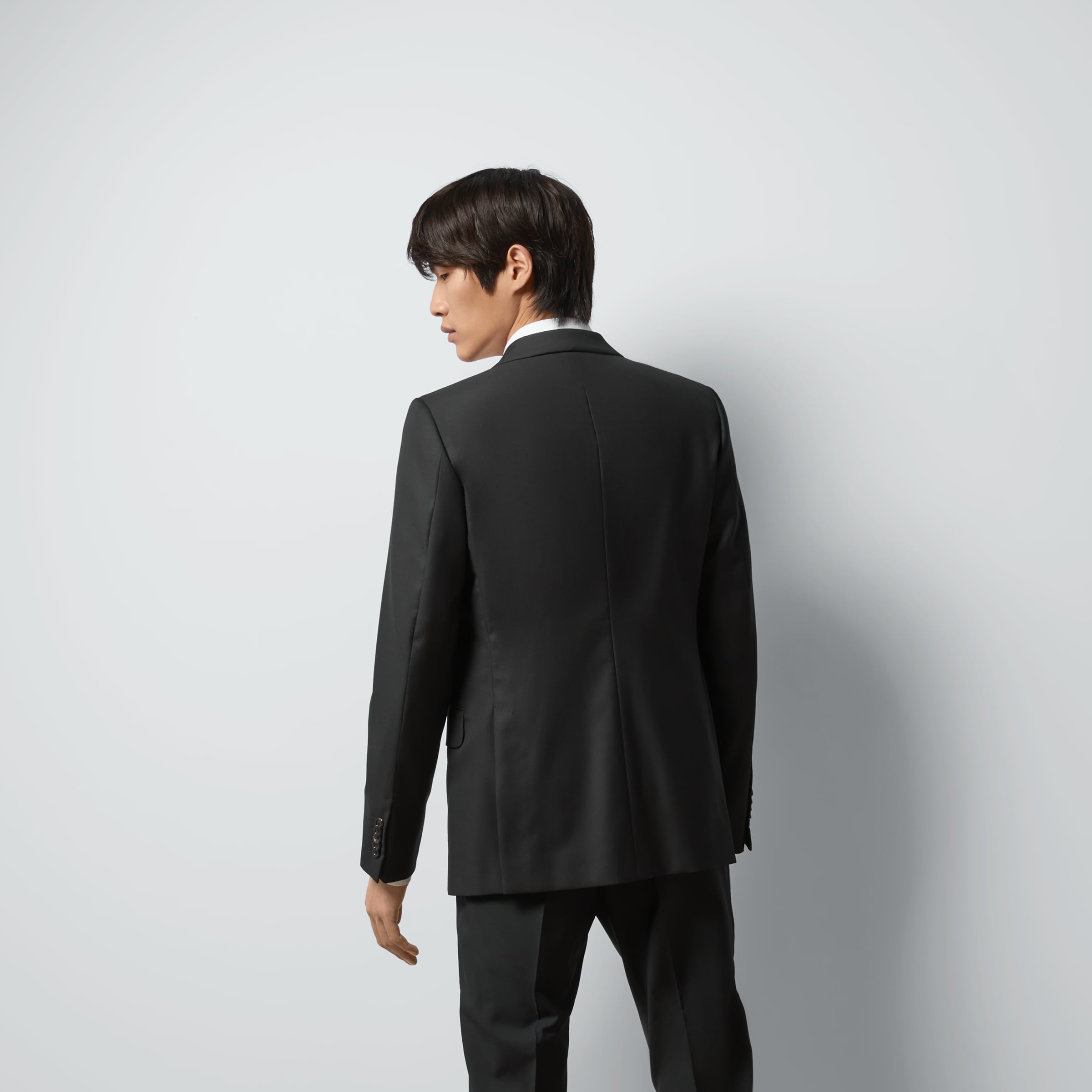 630137_Z596D_1000_011_100_0000_Light-Slim-fit-wool-mohair-suit.jpg