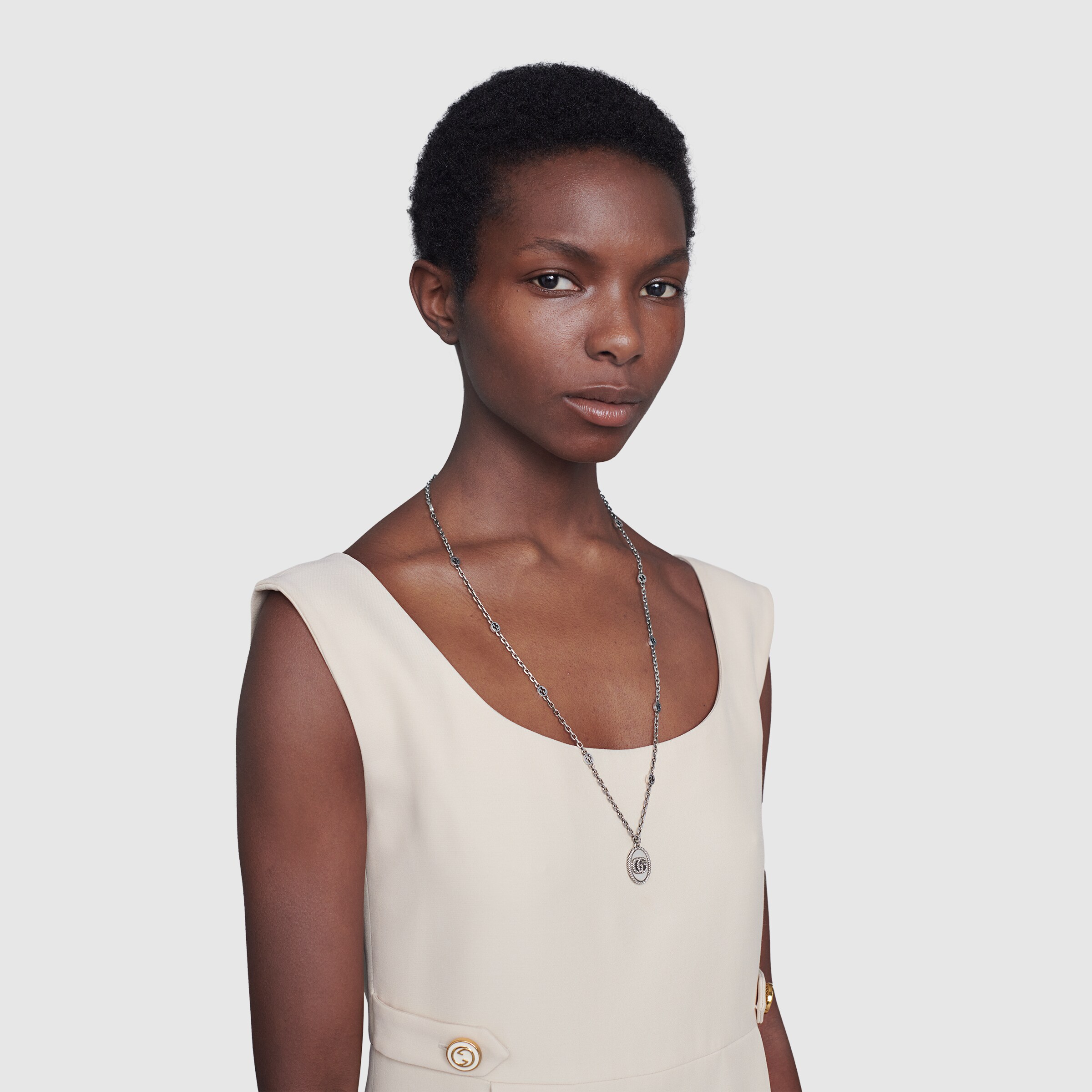 632540_J8400_0701_008_100_0000_Light-Double-G-necklace.jpg