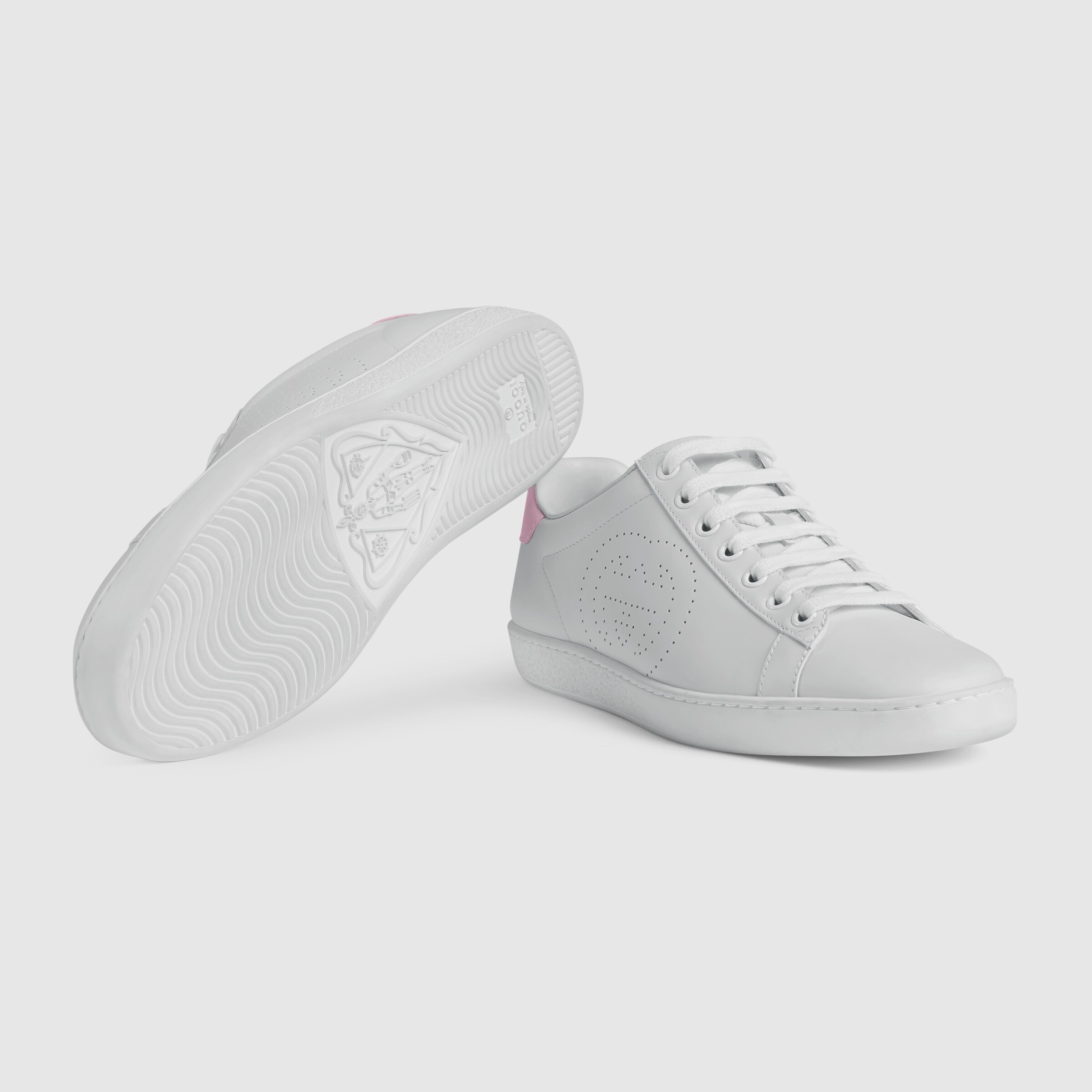 598527_AYO70_9076_006_098_0000_Light-Womens-Ace-sneaker-with-Interlocking-G.jpg