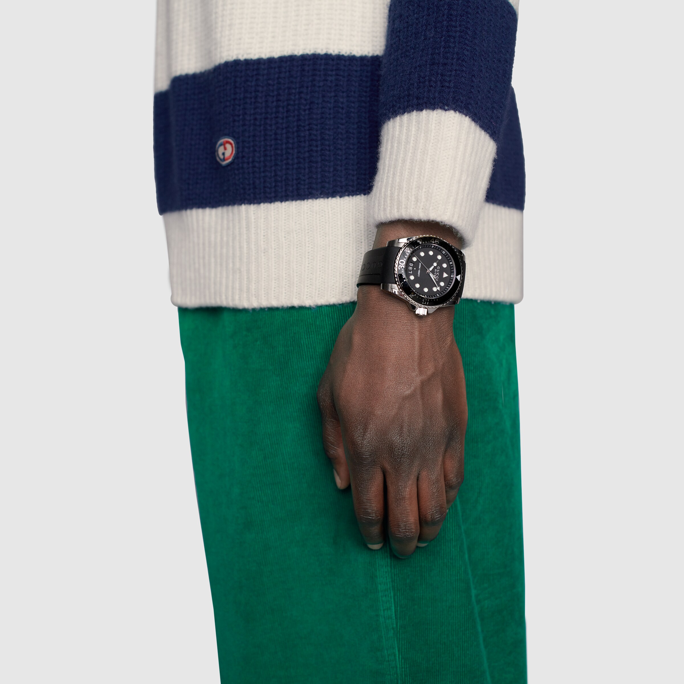 633001_I16X0_1000_008_100_0000_Light-Gucci-Dive-watch-45mm.jpg