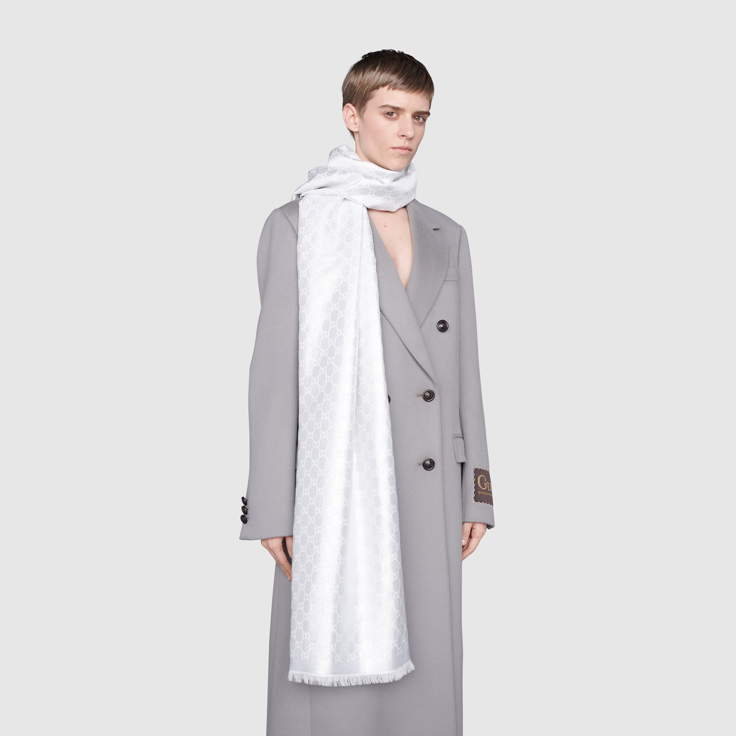 623161_3GF37_9263_008_100_0000_Light-GG-lam-jacquard-stole.jpg