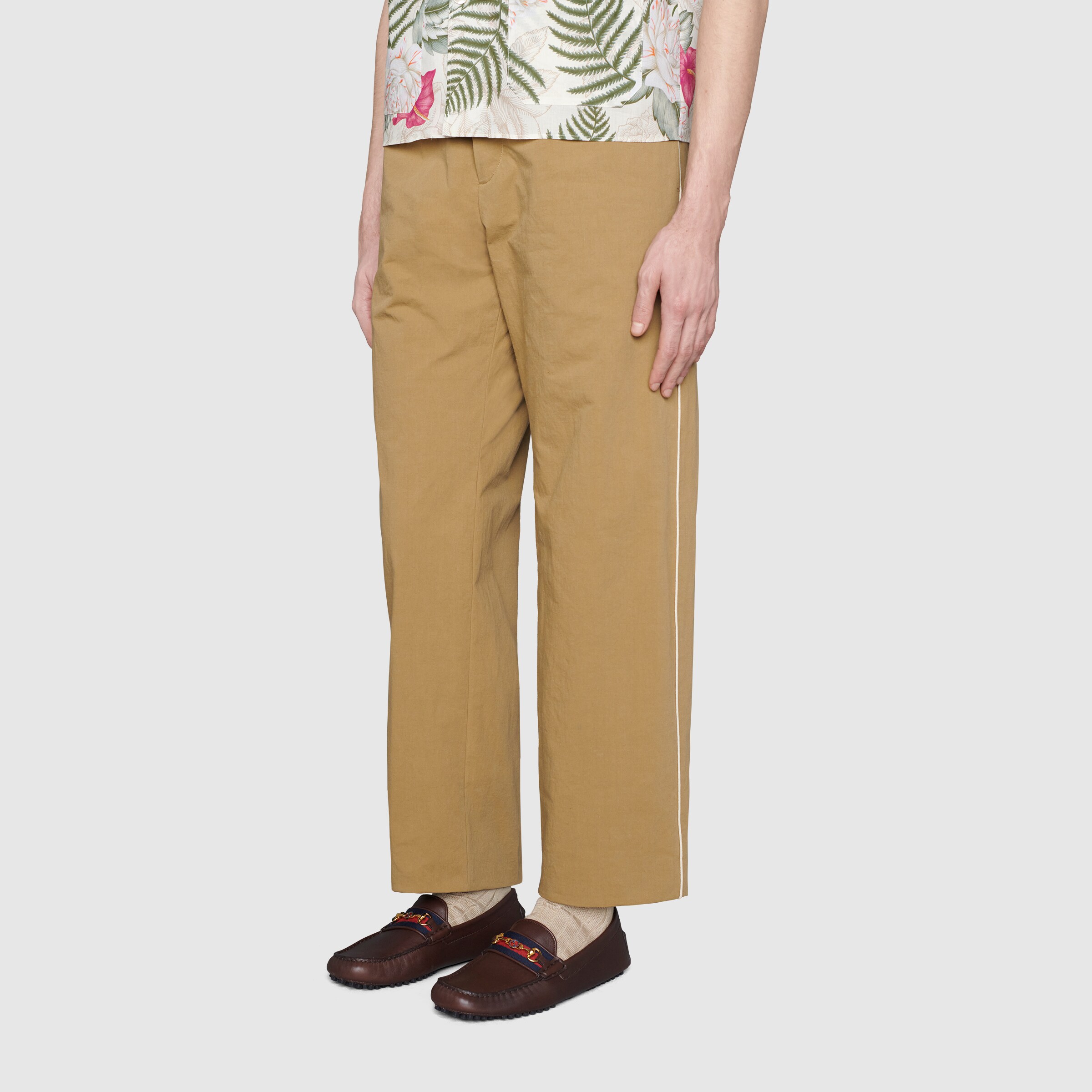 624698_1XH10_2160_008_100_0000_Light-Mens-driver-with-Web.jpg