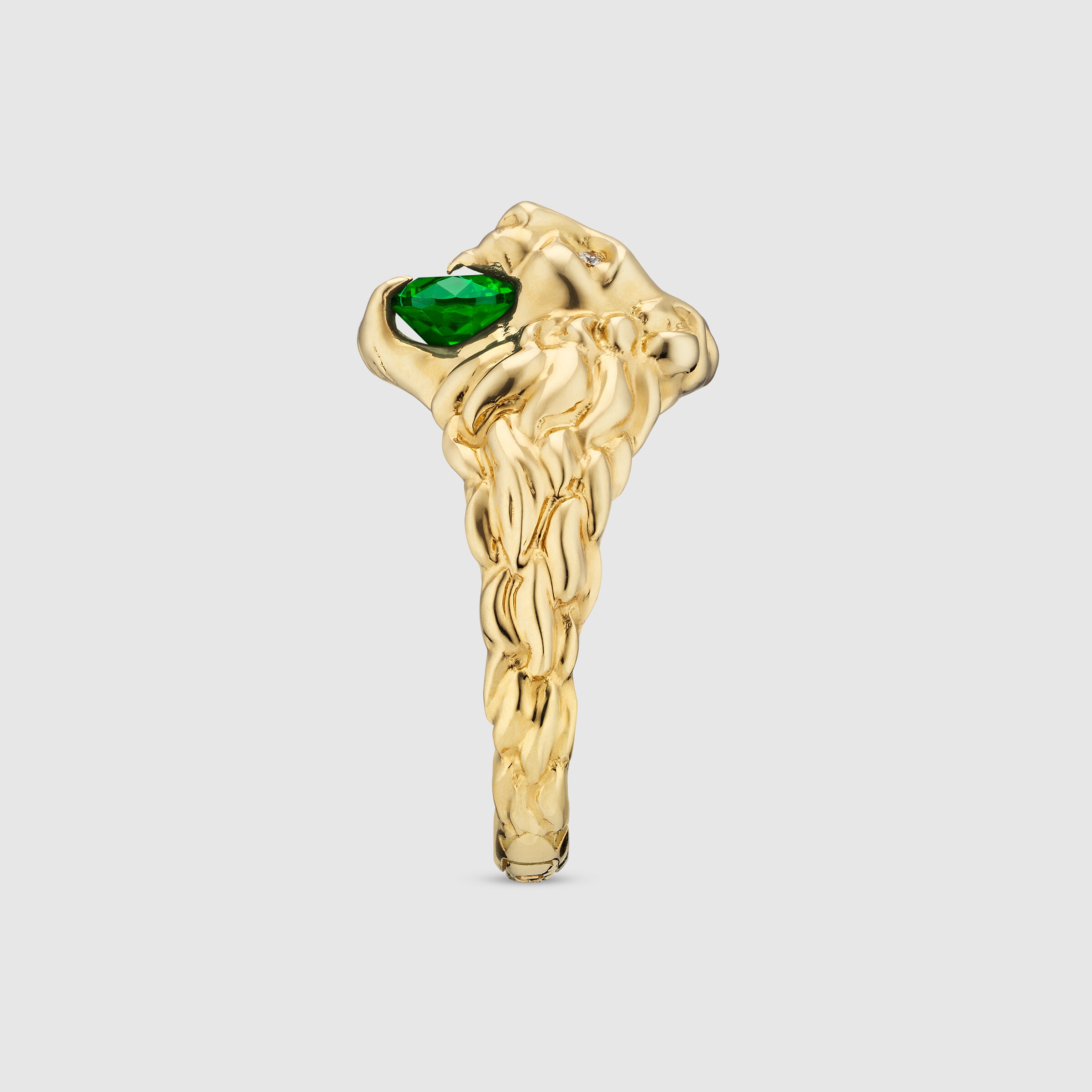 627134_J4586_8067_003_100_0000_Light-Lion-head-18k-ring-with-chrome-diopside.jpg