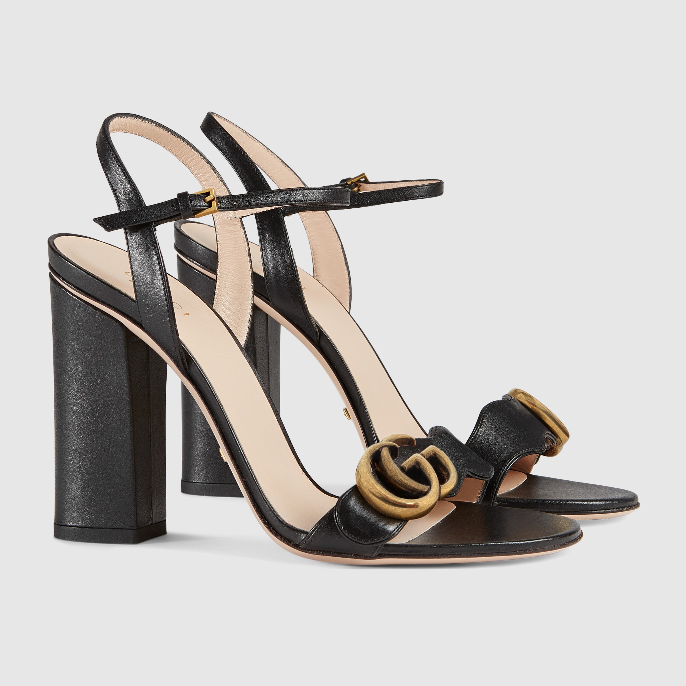 453378_A3N00_1000_002_071_0000_Light-Leather-sandal.jpg