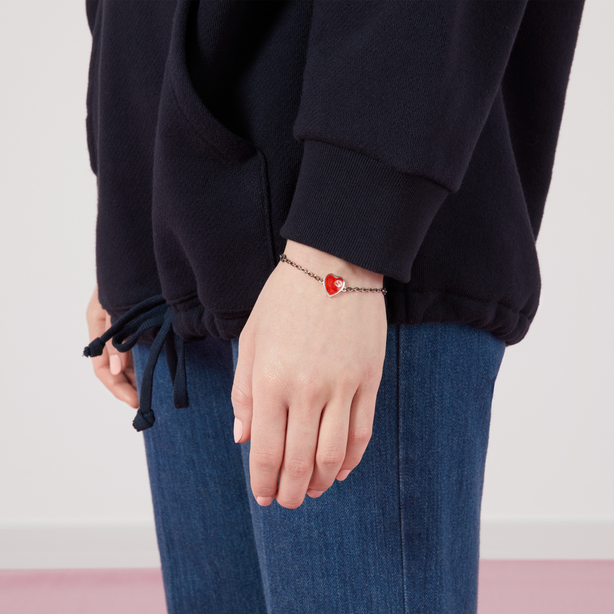 645546_J89B4_1192_003_100_0000_Light-Gucci-heart-bracelet-with-Interlocking-G.jpg