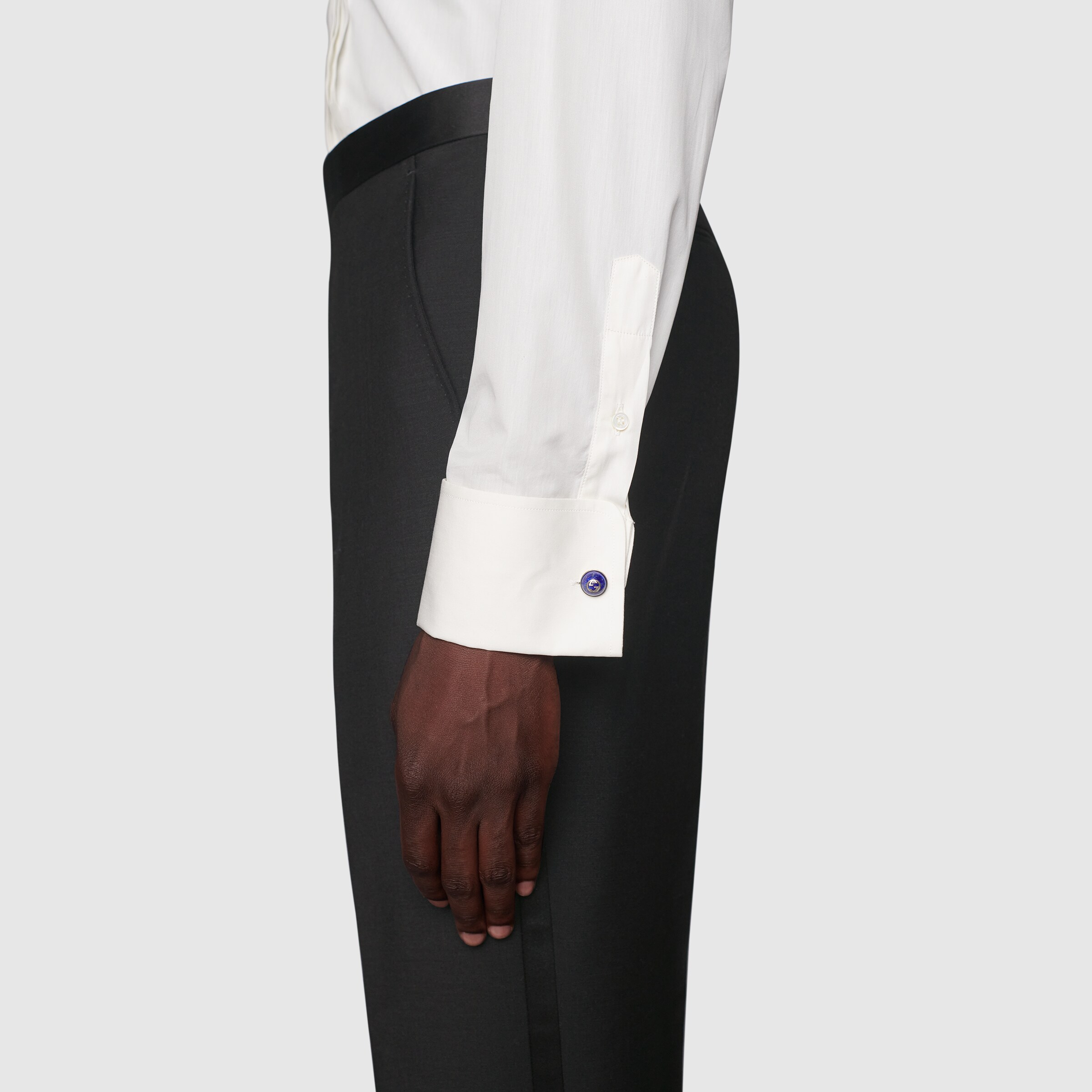 645589_I5930_8136_008_100_0000_Light-Cufflinks-with-Interlocking-G.jpg