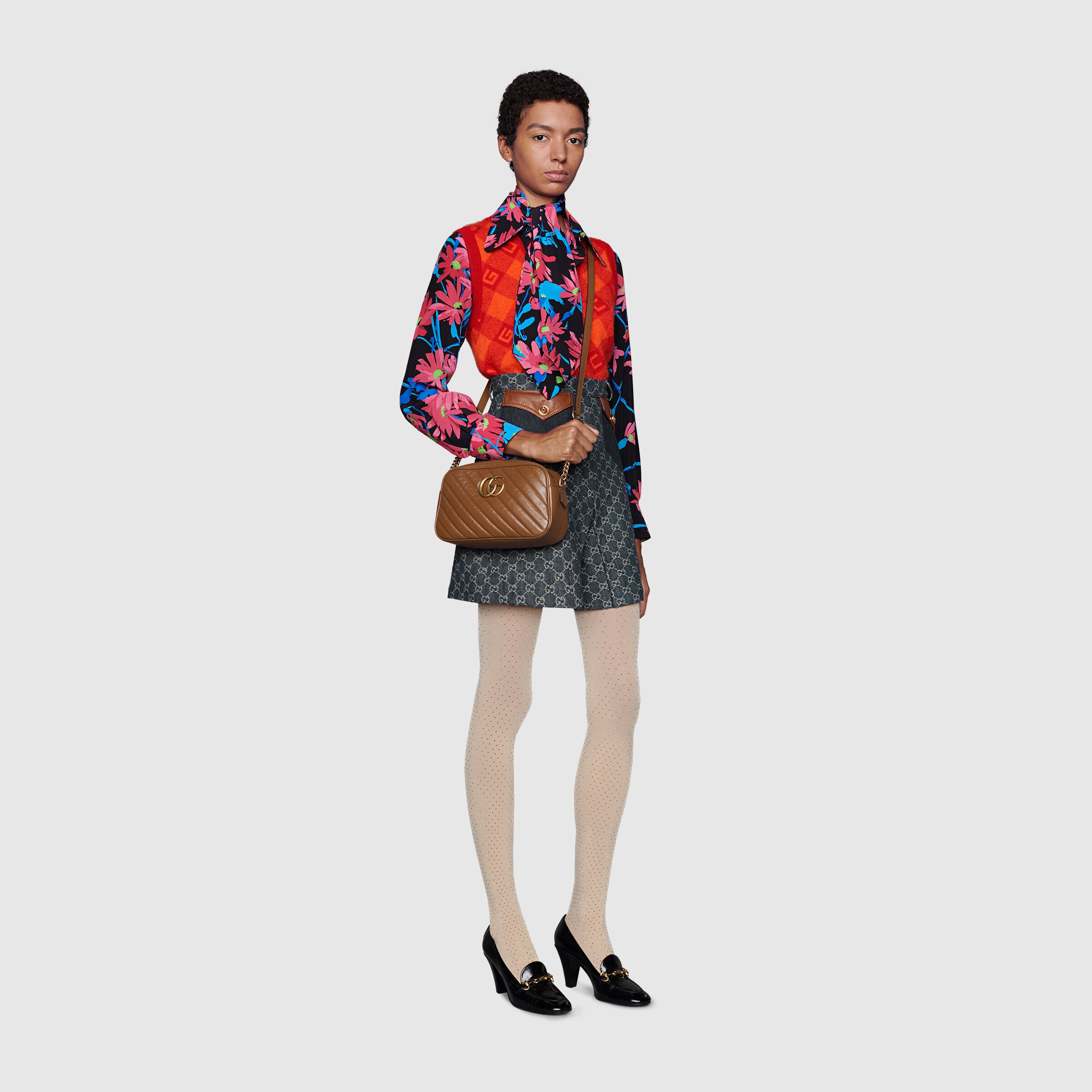 447632_0OLFT_2535_011_100_0000_Light-GG-Marmont-small-matelass-shoulder-bag.jpg