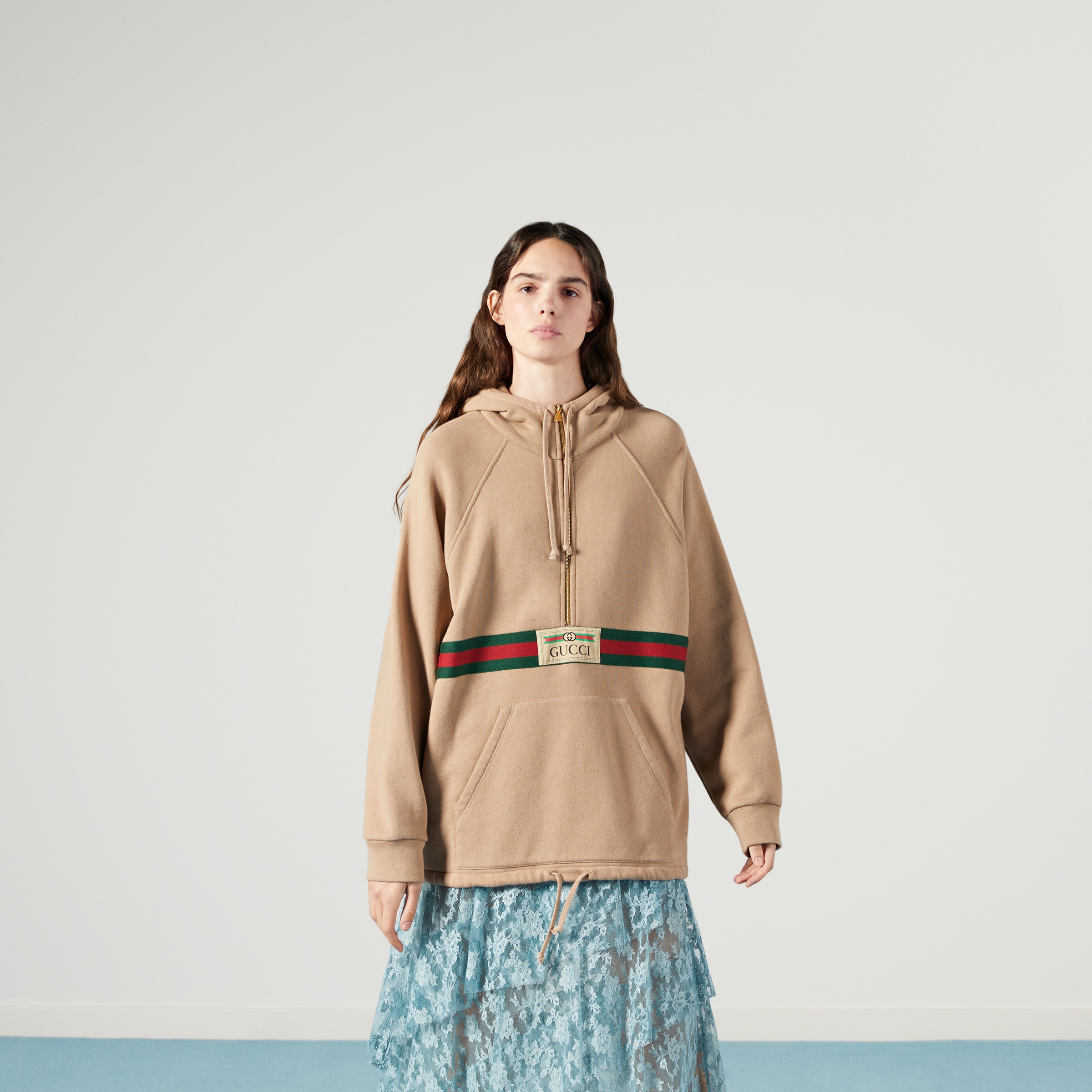 644656_XJC3W_2603_010_100_0000_Light-Sweatshirt-with-Web-and-Gucci-label.jpg
