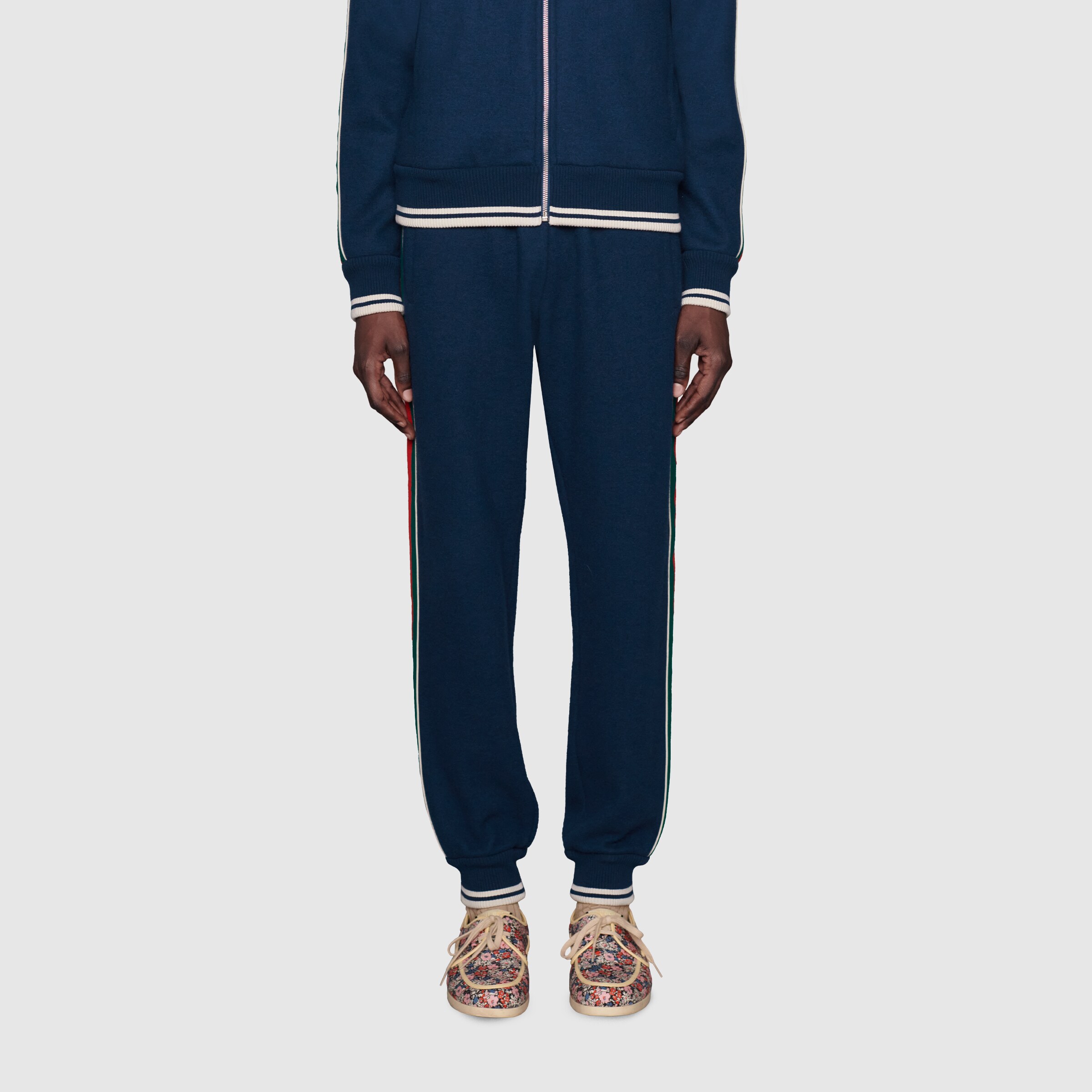 645272_XJC58_4215_004_100_0000_Light-Cashmere-jogging-bottoms.jpg
