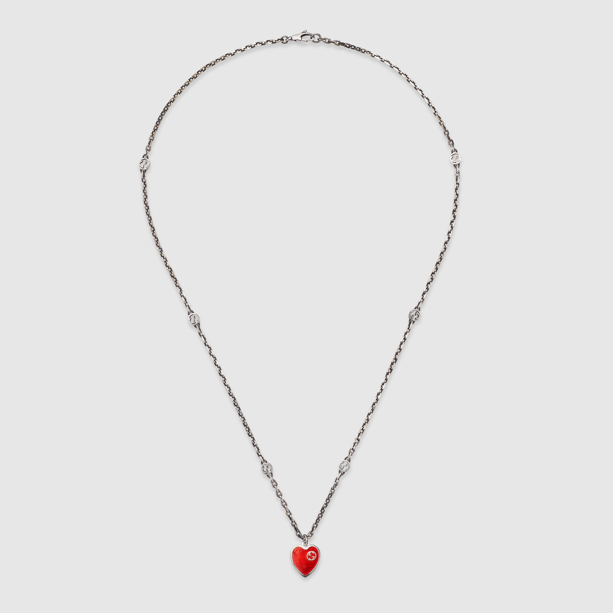 645545_J89B4_1192_002_100_0000_Light-Necklace-with-Interlocking-G-enamel-heart.jpg
