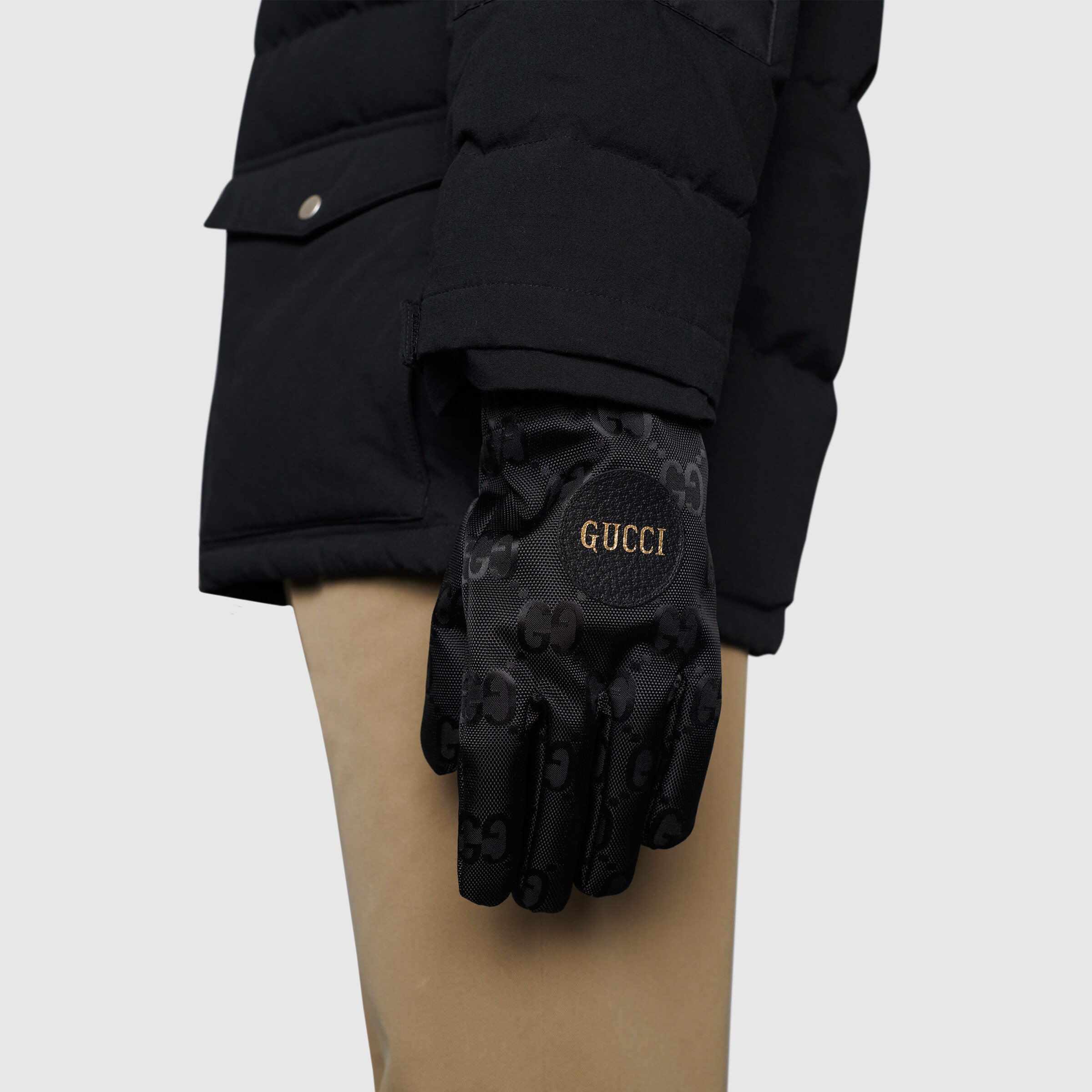 652996_4HAEU_1060_008_100_0000_Light-Gucci-Off-The-Grid-ski-gloves.jpg