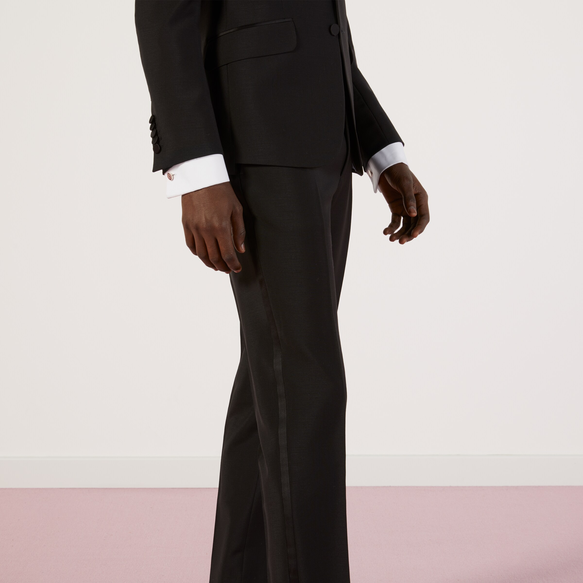 606245_Z592B_1000_006_100_0000_Light-Fitted-mohair-wool-tuxedo.jpg
