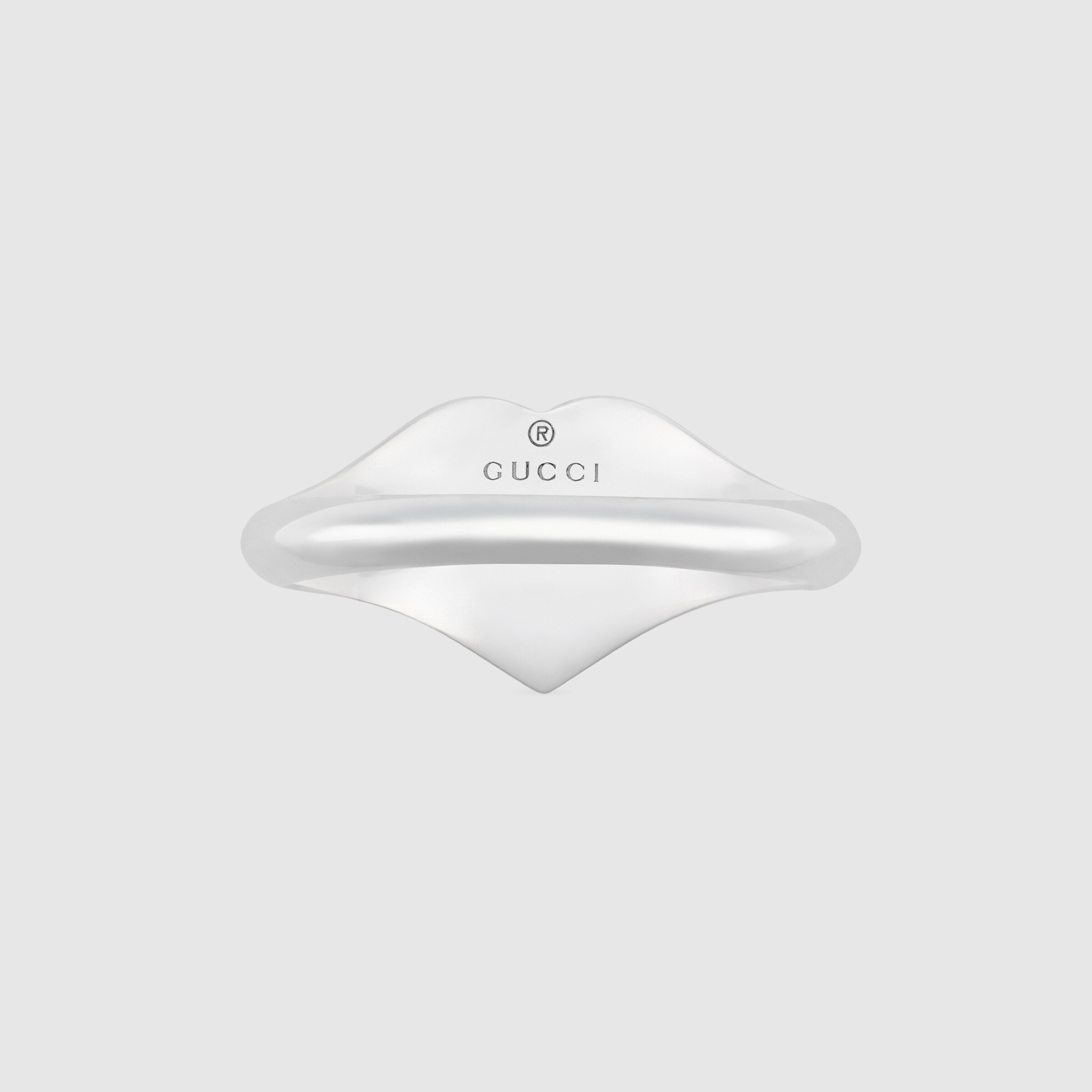 645544_J8410_8133_004_100_0000_Light-Ring-with-Interlocking-G-enamel-heart.jpg