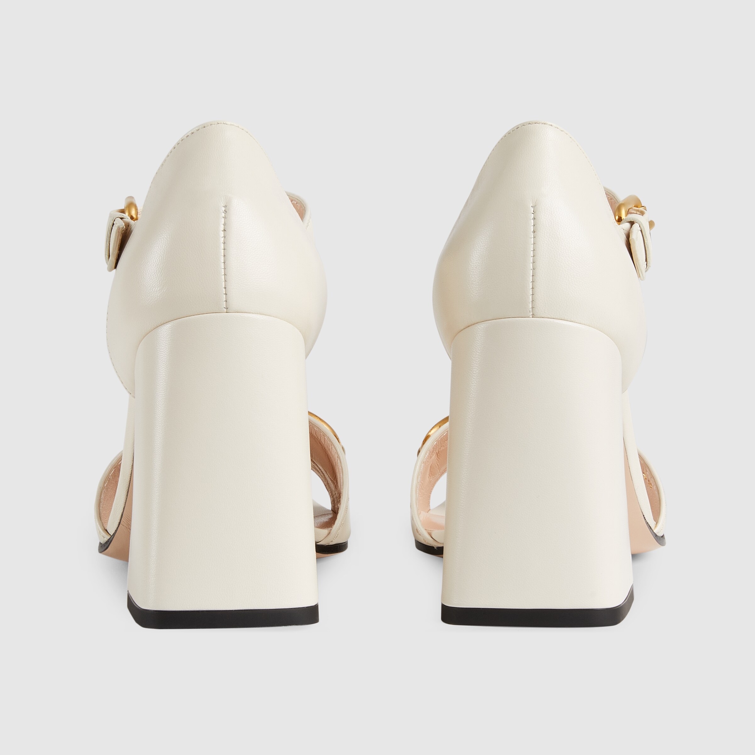 655411_BKO00_9022_005_090_0000_Light-Womens-sandal-with-Horsebit.jpg