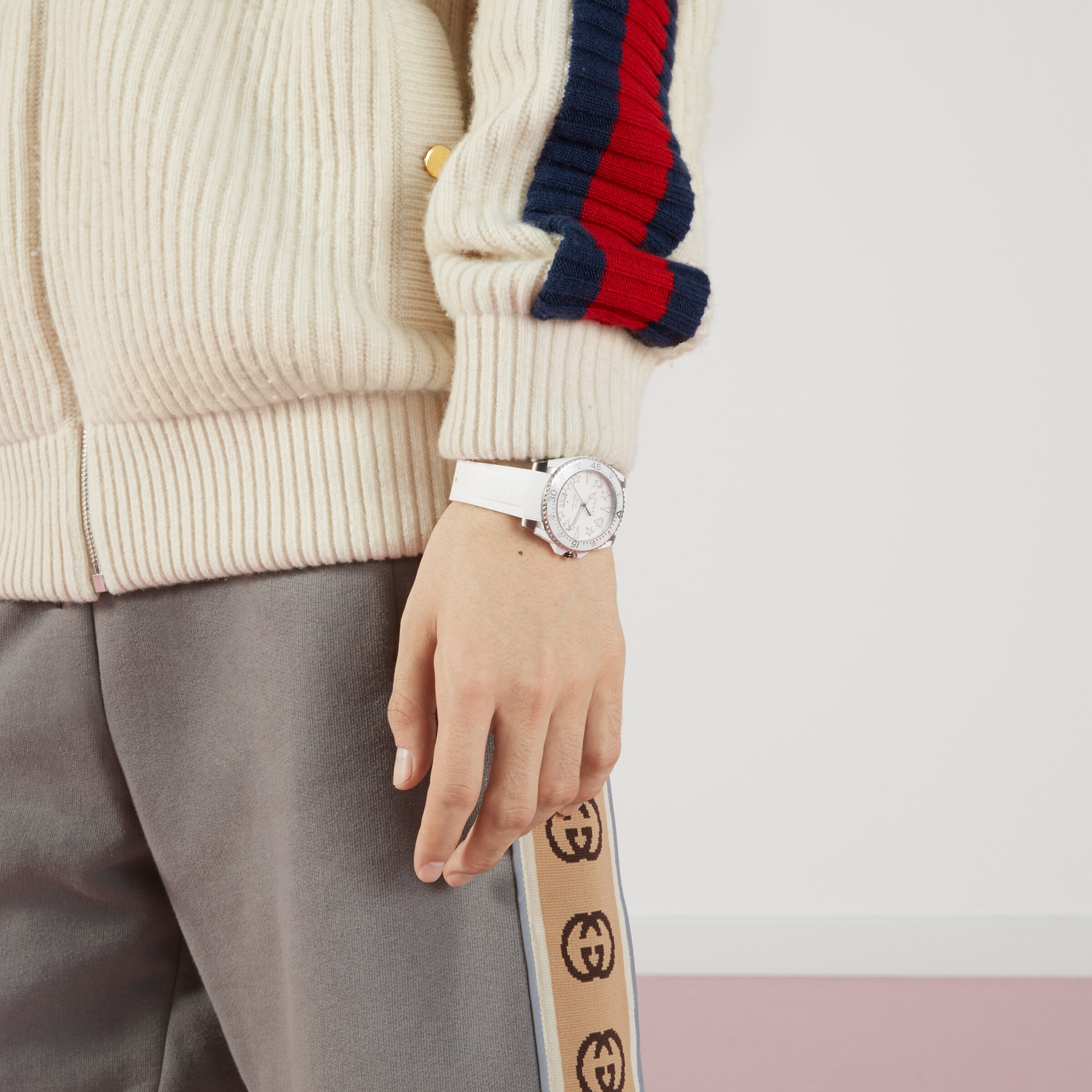 663938_I16X0_8526_003_100_0000_Light-Gucci-Dive-watch-40mm.jpg