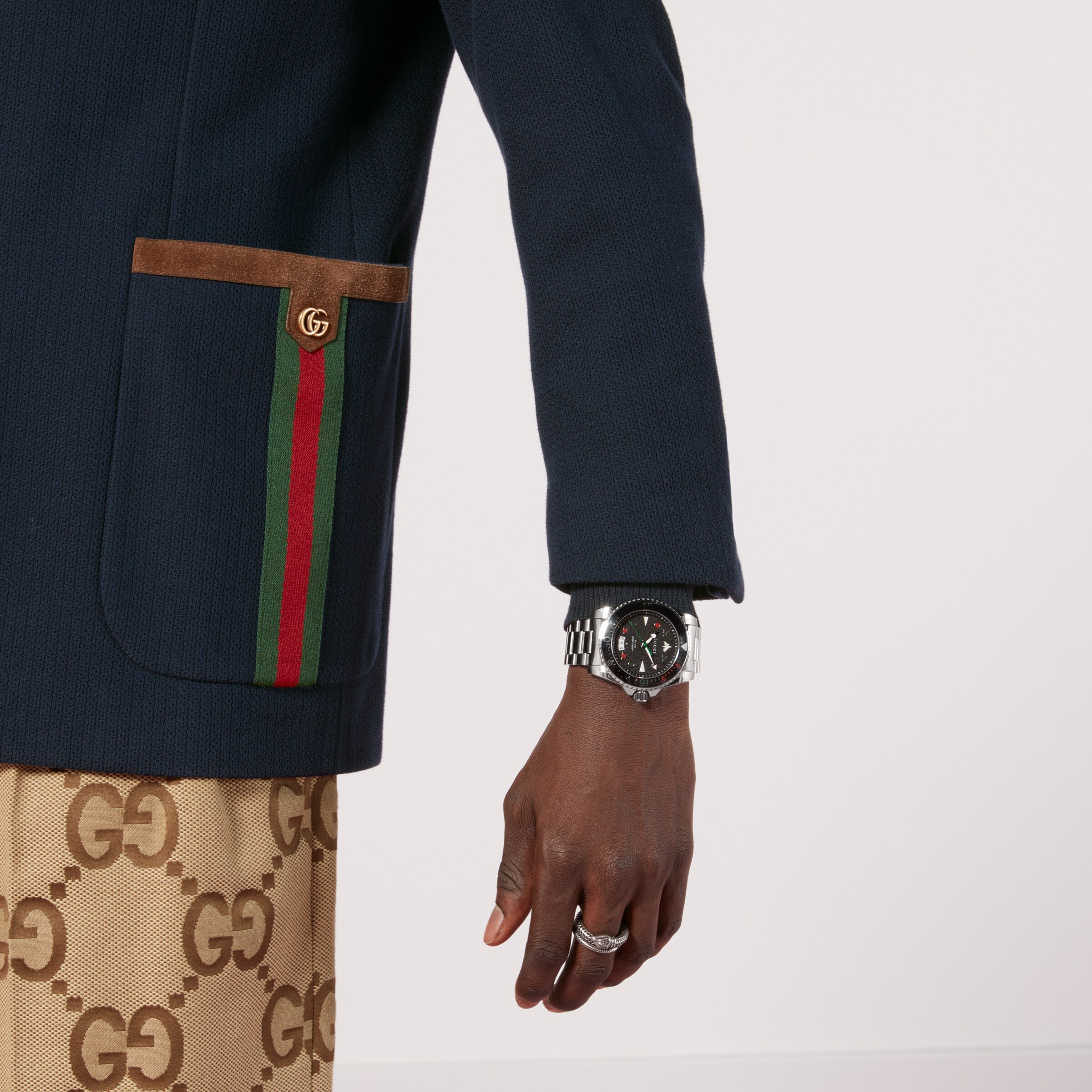 663940_I16X0_8489_003_100_0000_Light-Gucci-Dive-watch-45mm.jpg