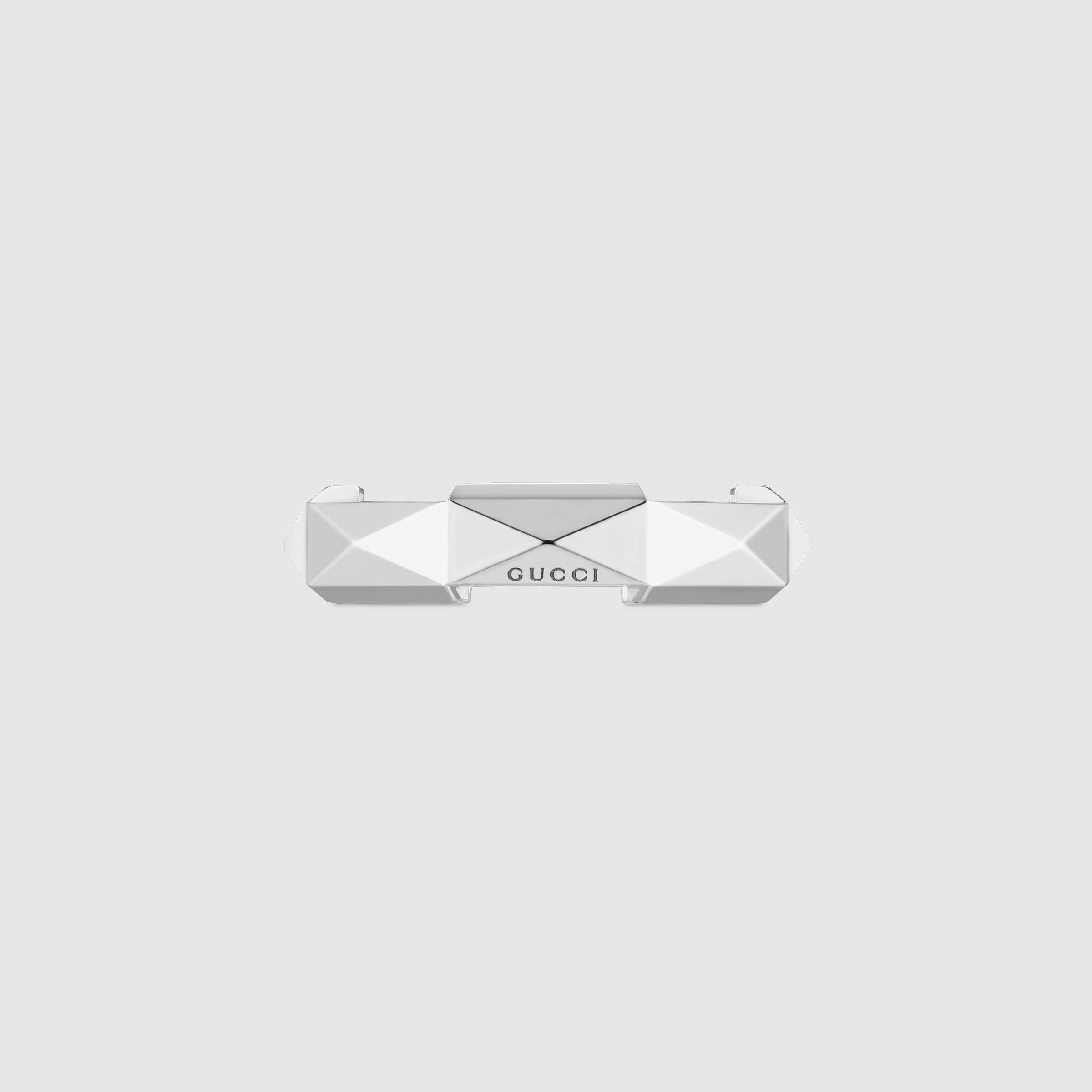 662188_J8502_9000_001_100_0000_Light-Gucci-Link-to-Love-studded-ring.jpg