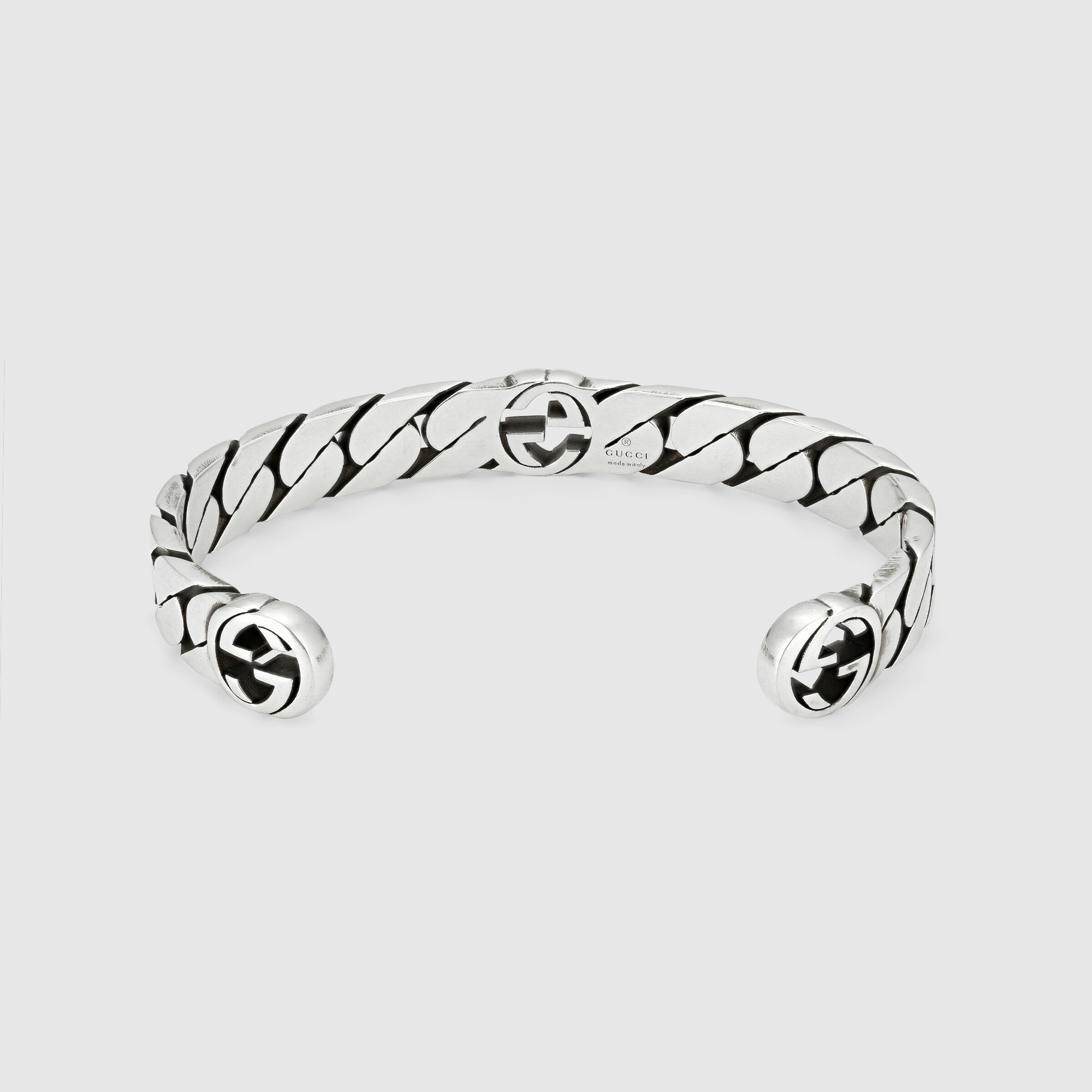 661528_J8400_0728_003_100_0000_Light-Wide-Interlocking-G-bracelet.jpg