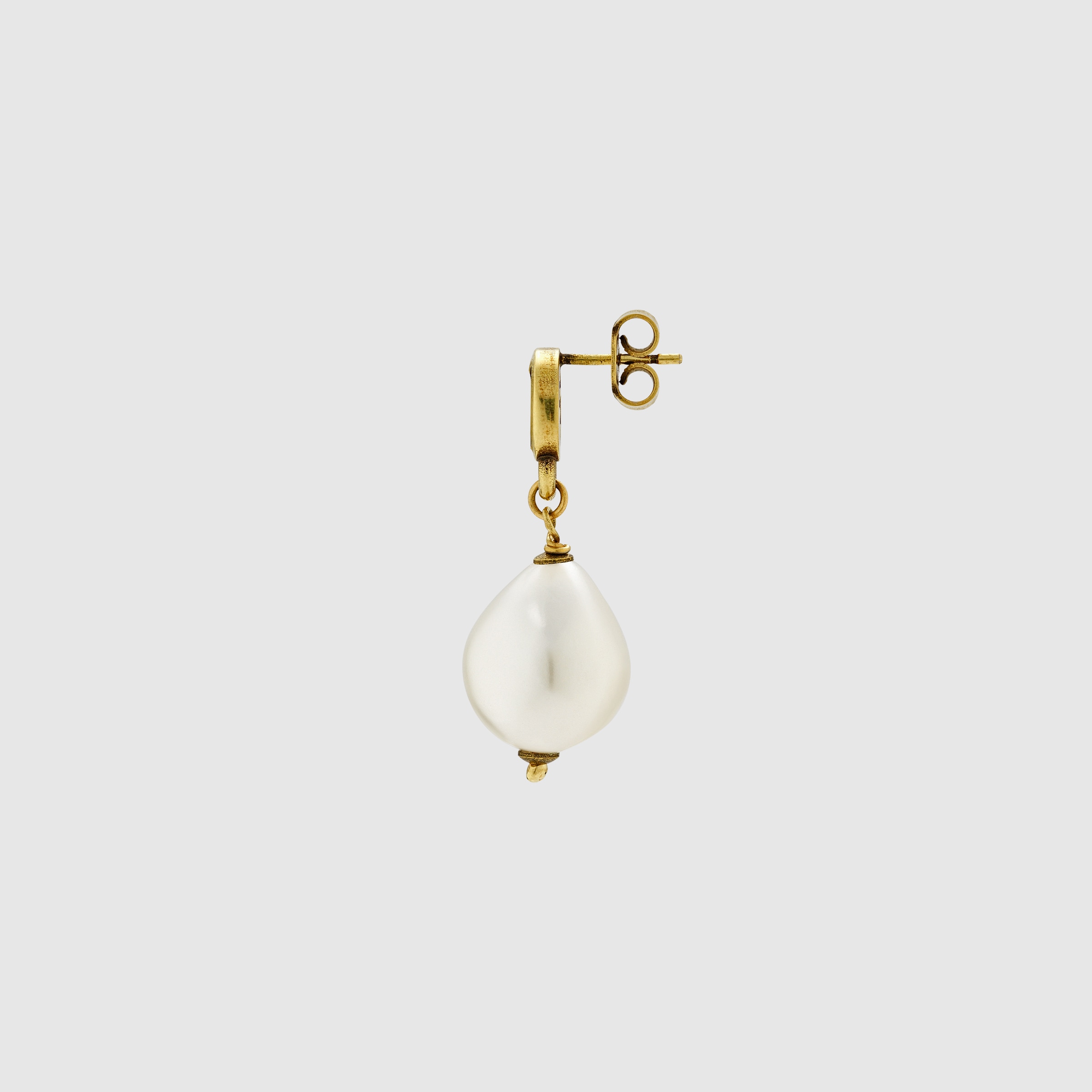 661121_I4620_8078_002_100_0000_Light-Interlocking-G-flower-pearl-earrings.jpg