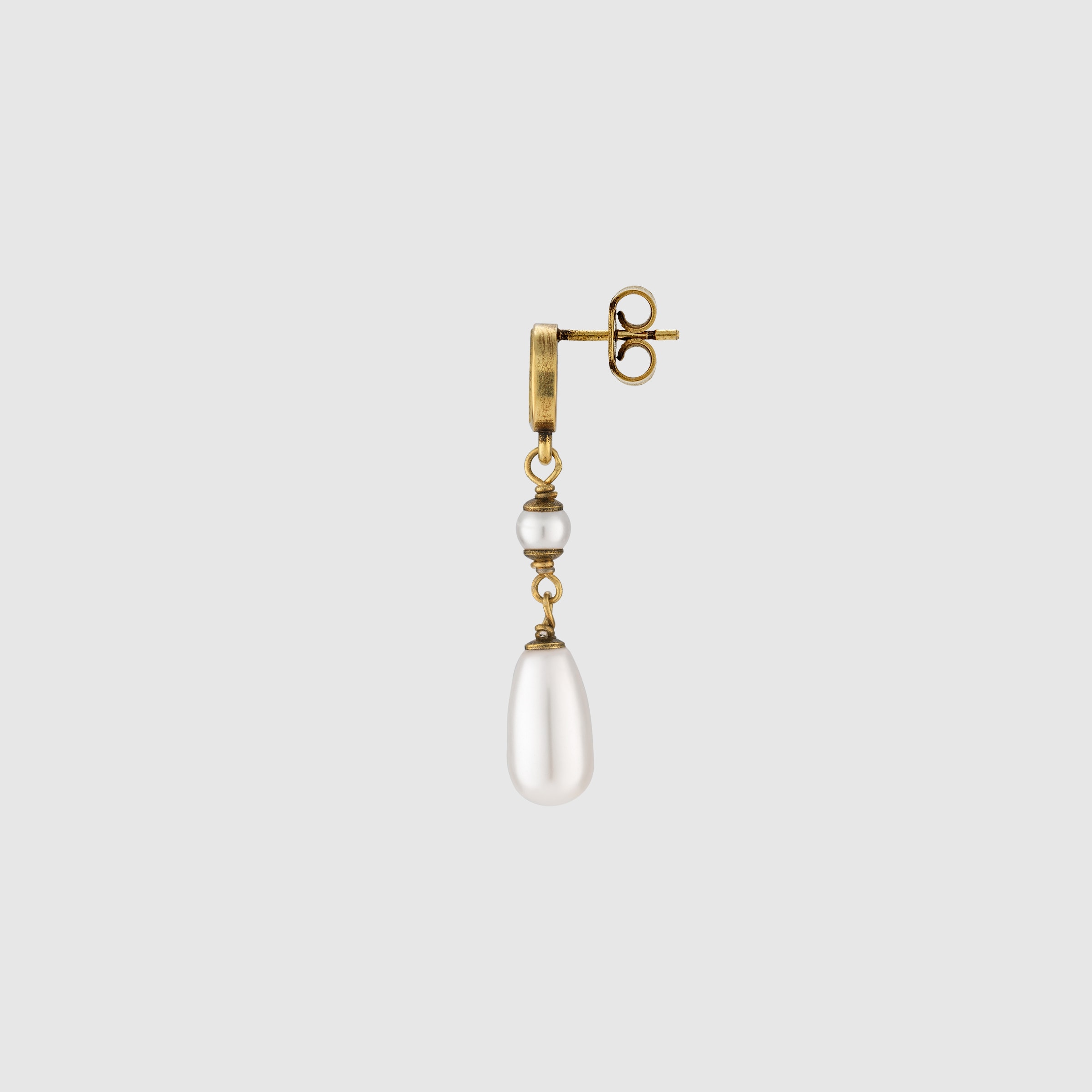 661127_I4620_8078_002_100_0000_Light-Interlocking-G-flower-pearl-earrings.jpg
